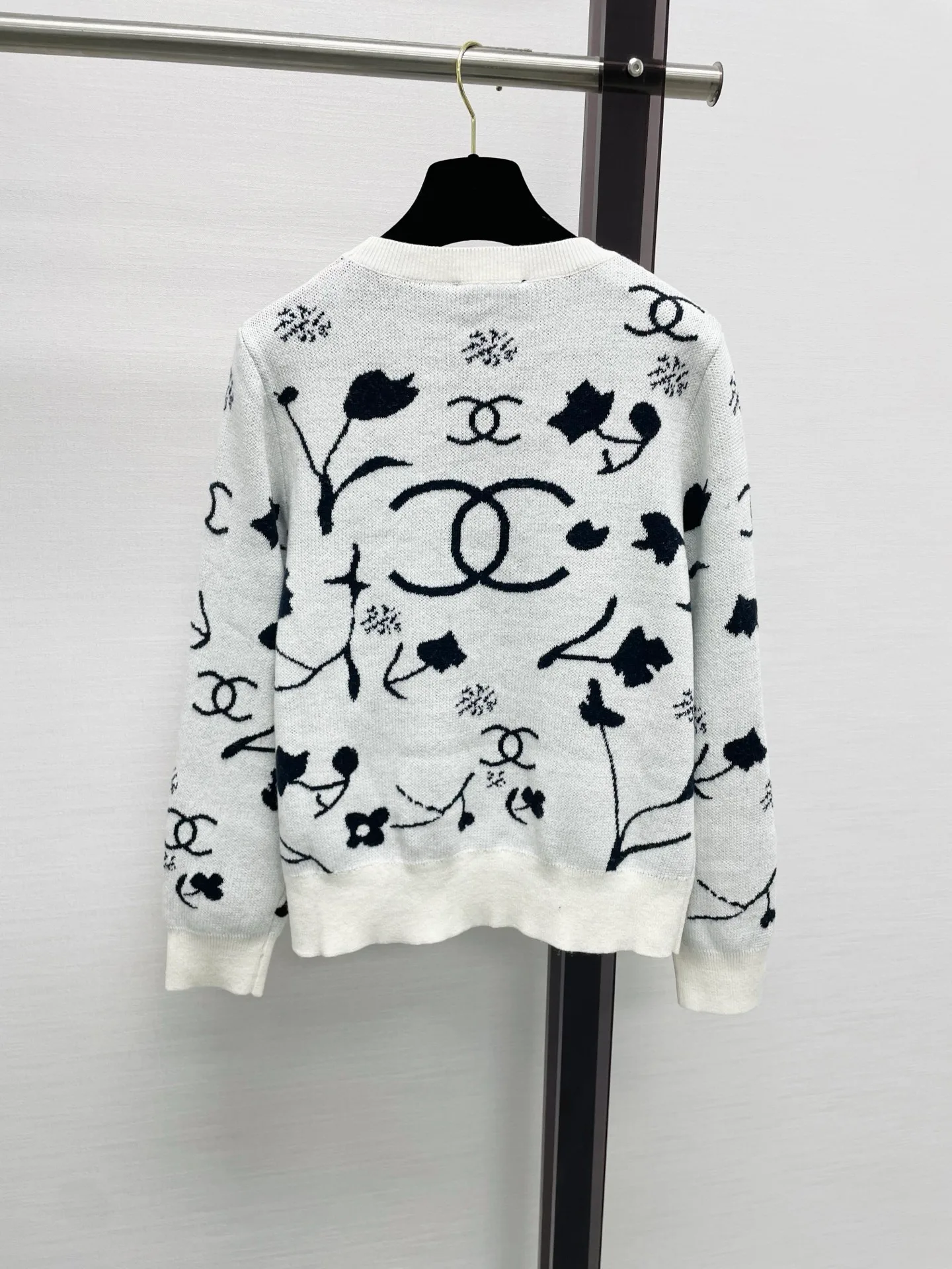 Women's Jumpers And Sweaters CHANEL 18138025