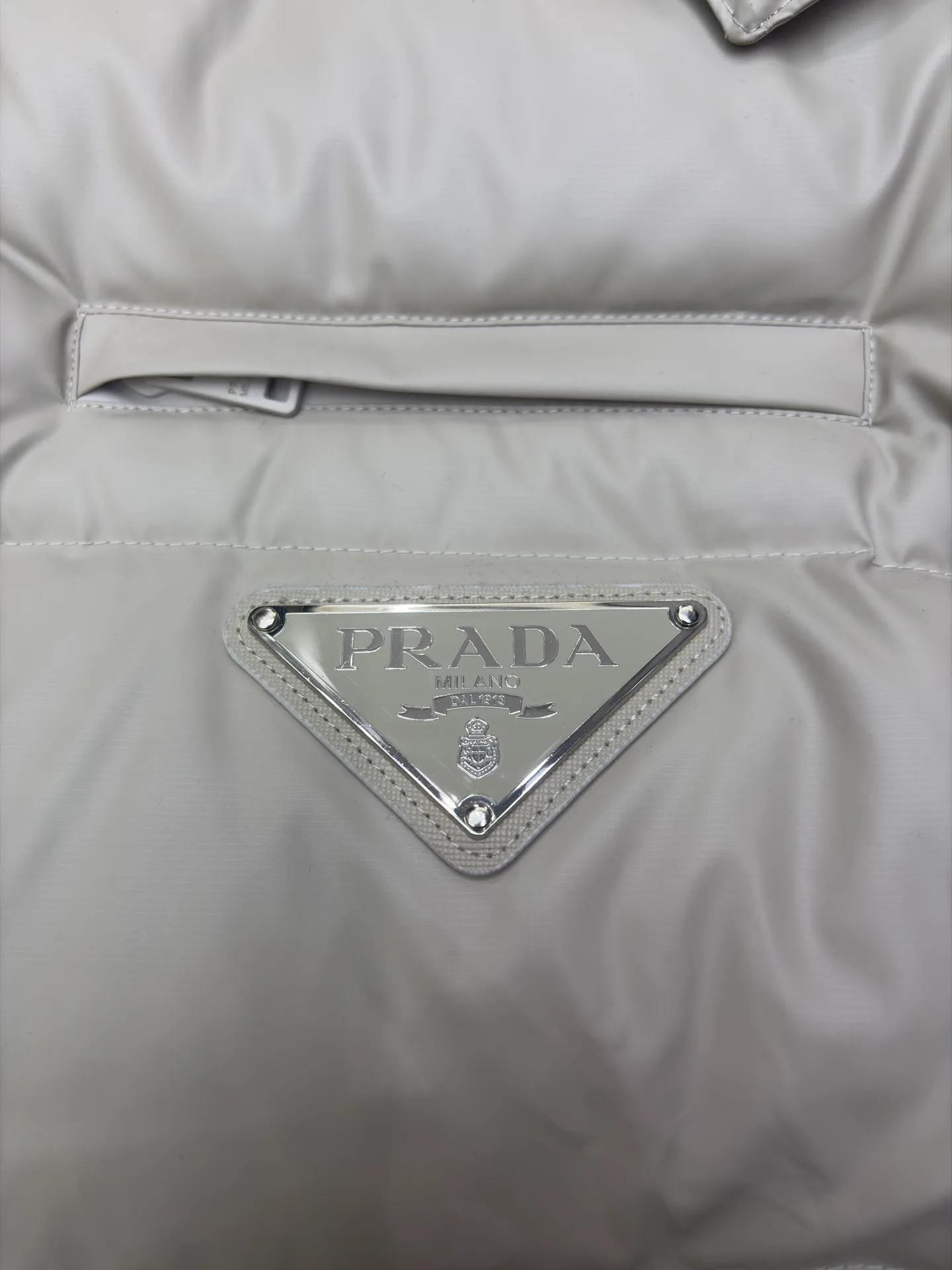 Women's Jackets And Down Jackets PRADA 17690907