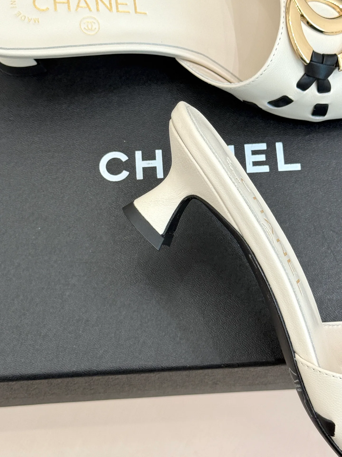 Women's Open-Toe Sandals CHANEL 17025707