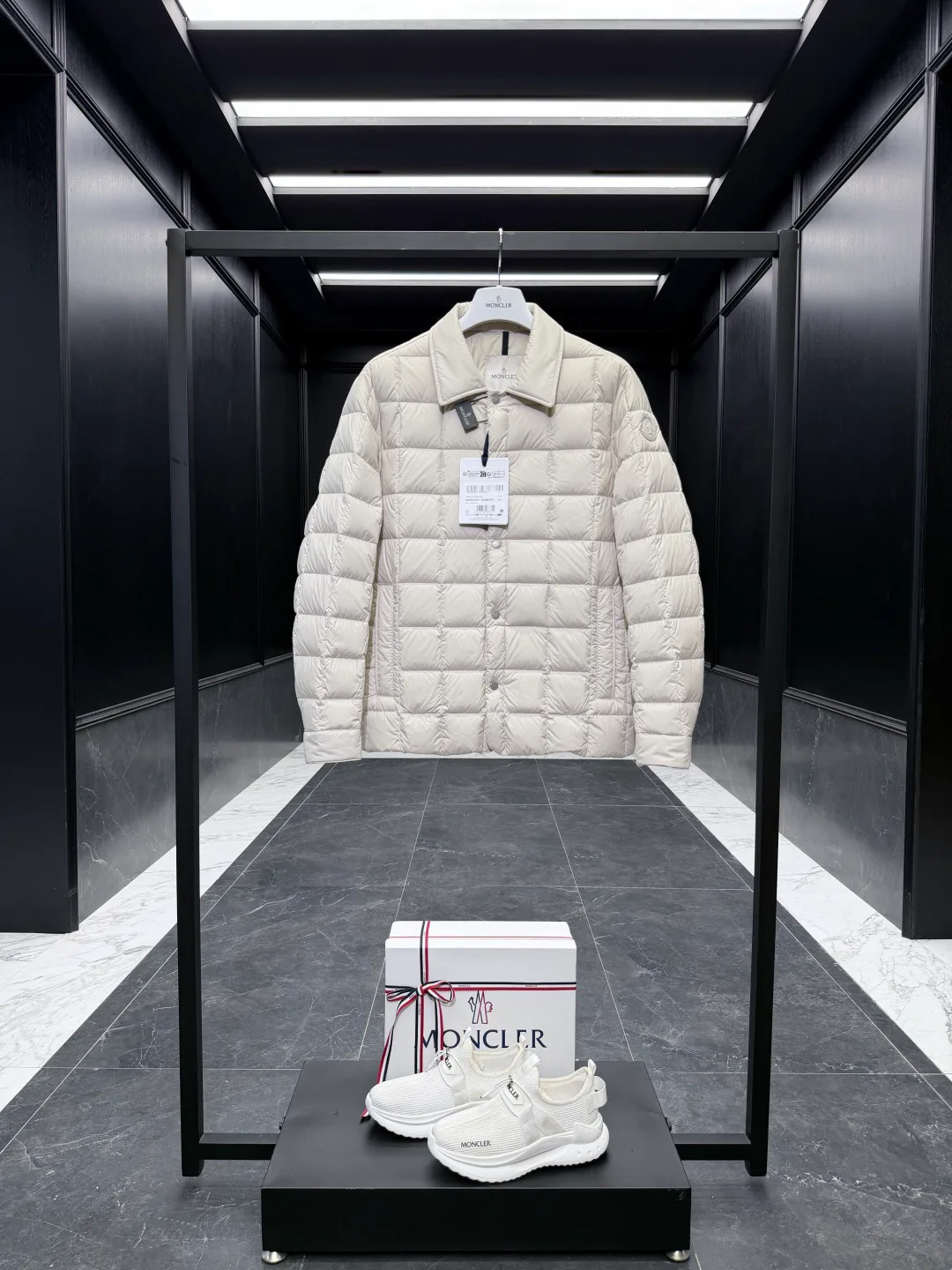 Men's Jackets And Down Jackets MONCLER 18416845