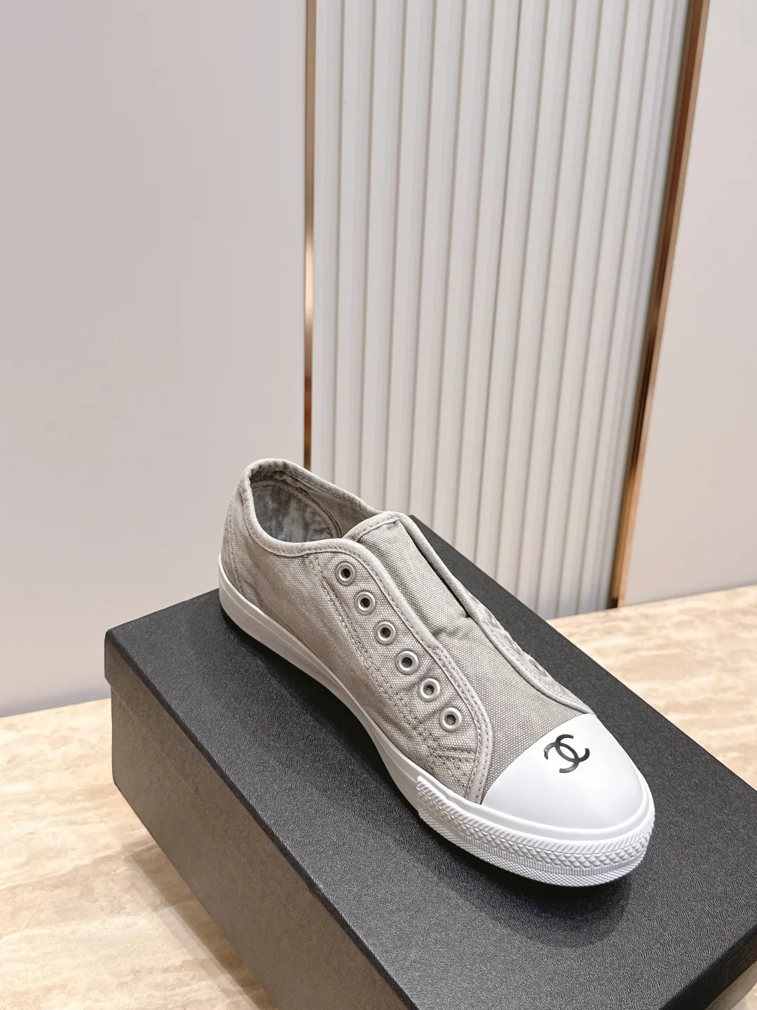 Women's Canvas Shoes CHANEL 18025818