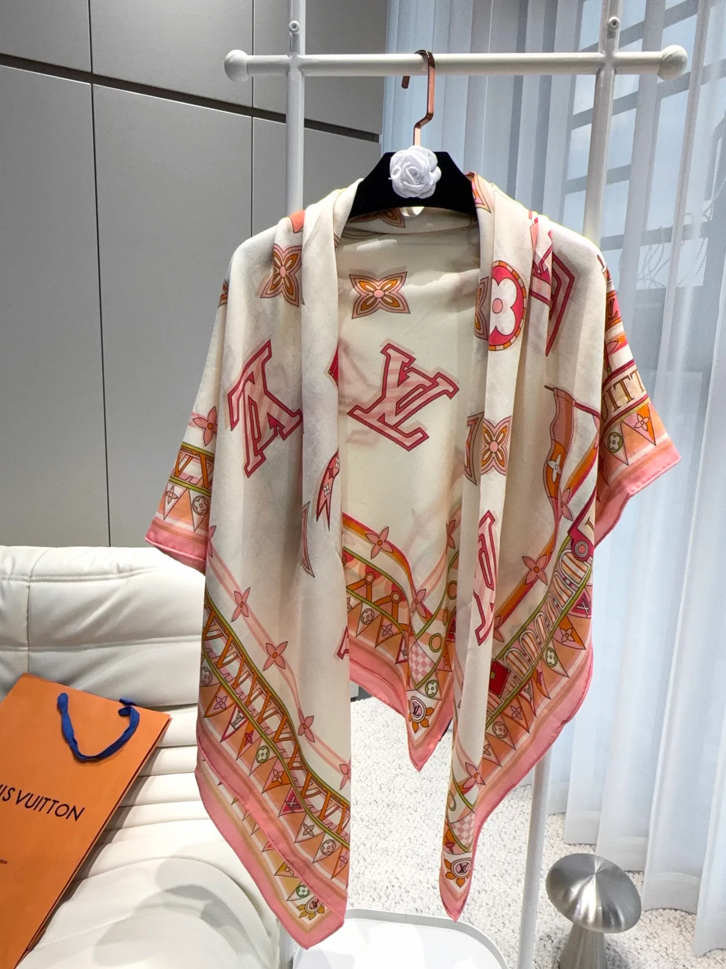 Silk Scarves LOUIS VUITTON 18322288