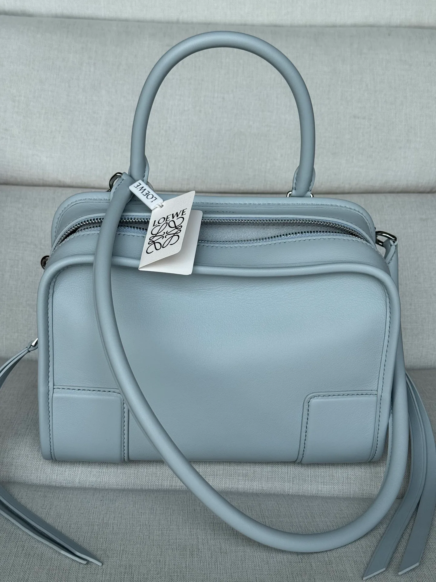 Women's Classic Handbags LOEWE 17927641