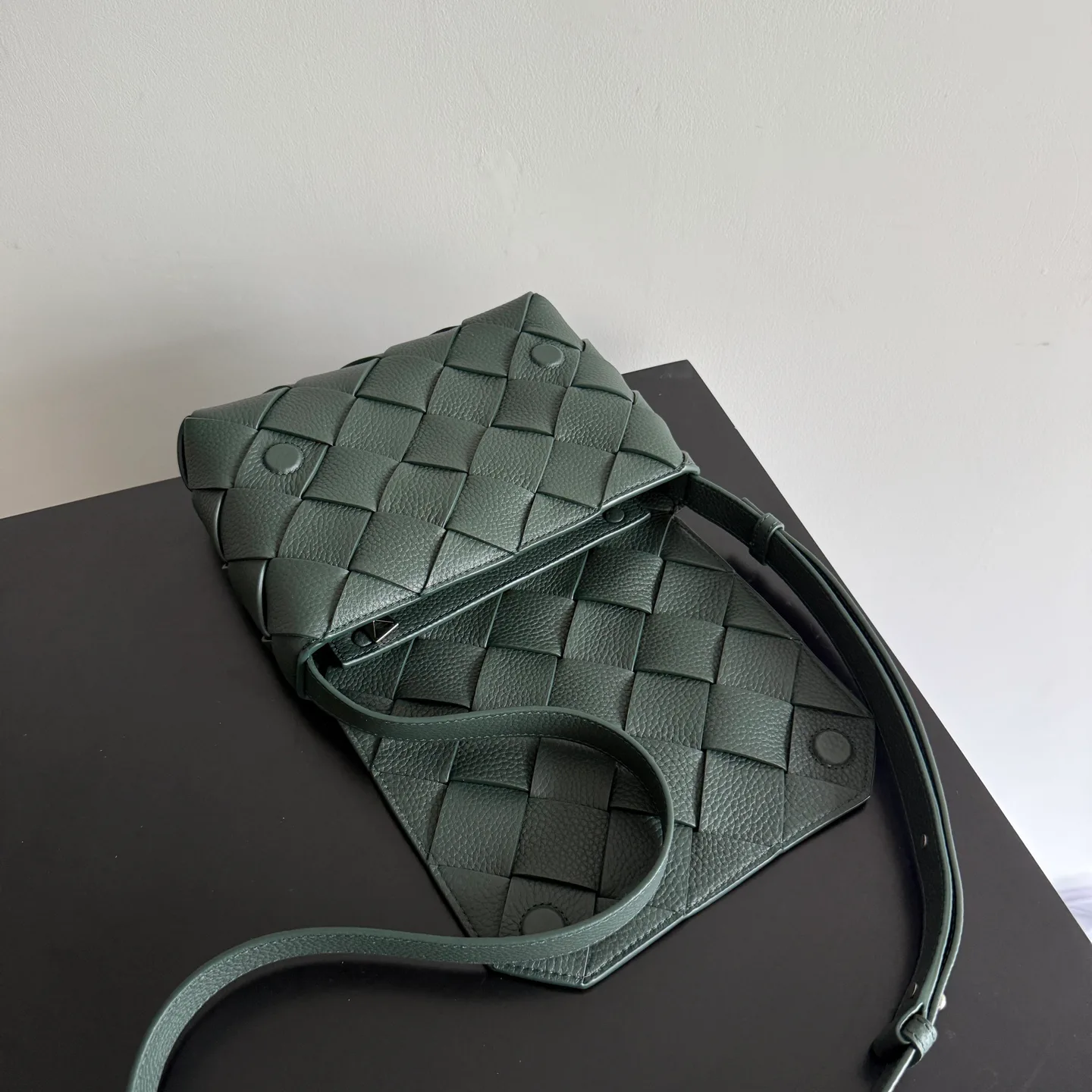 Women's Shoulder Bags BOTTEGA VENETA 18321495