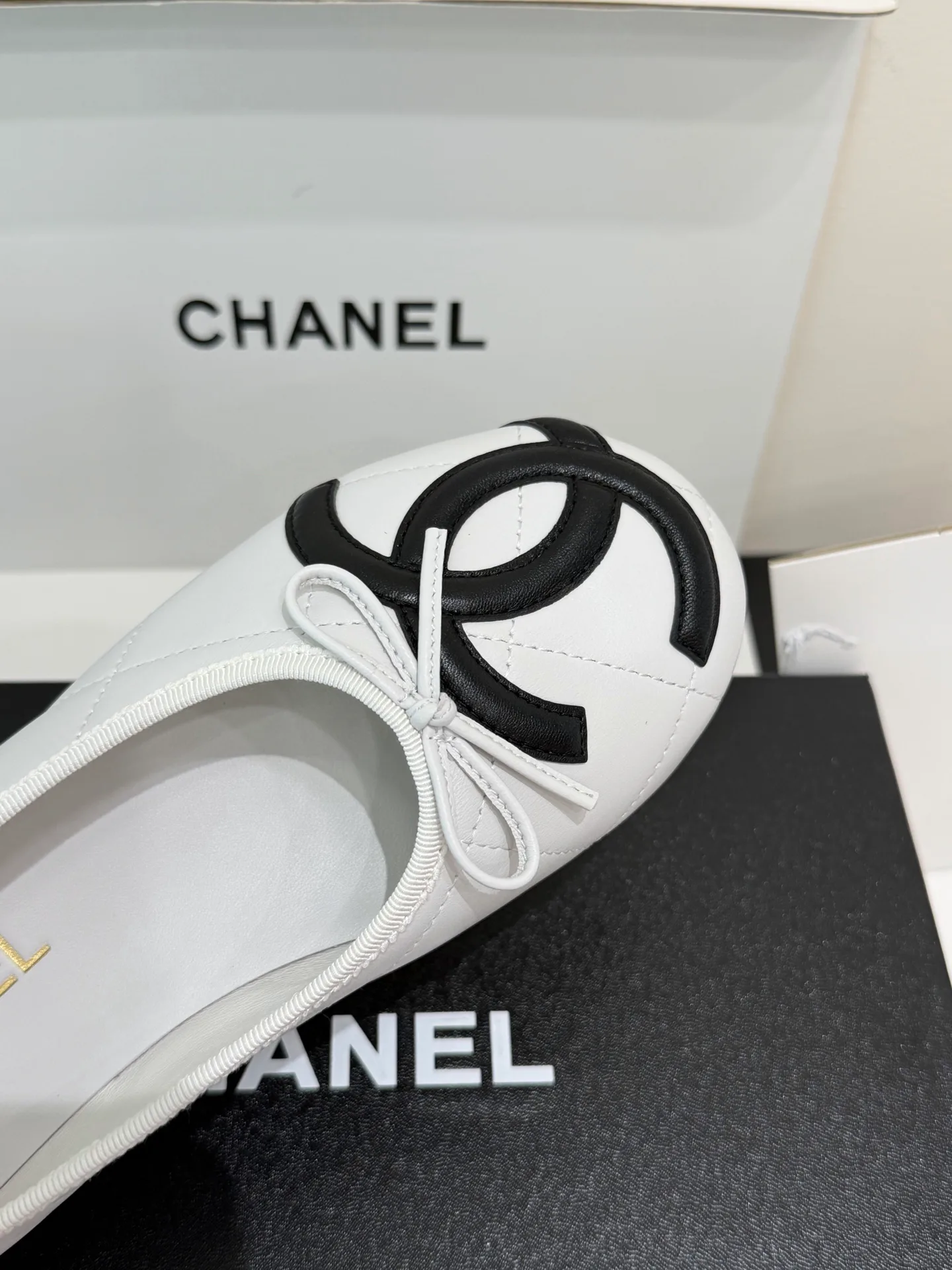 Women's Ballet Flats CHANEL 18363593