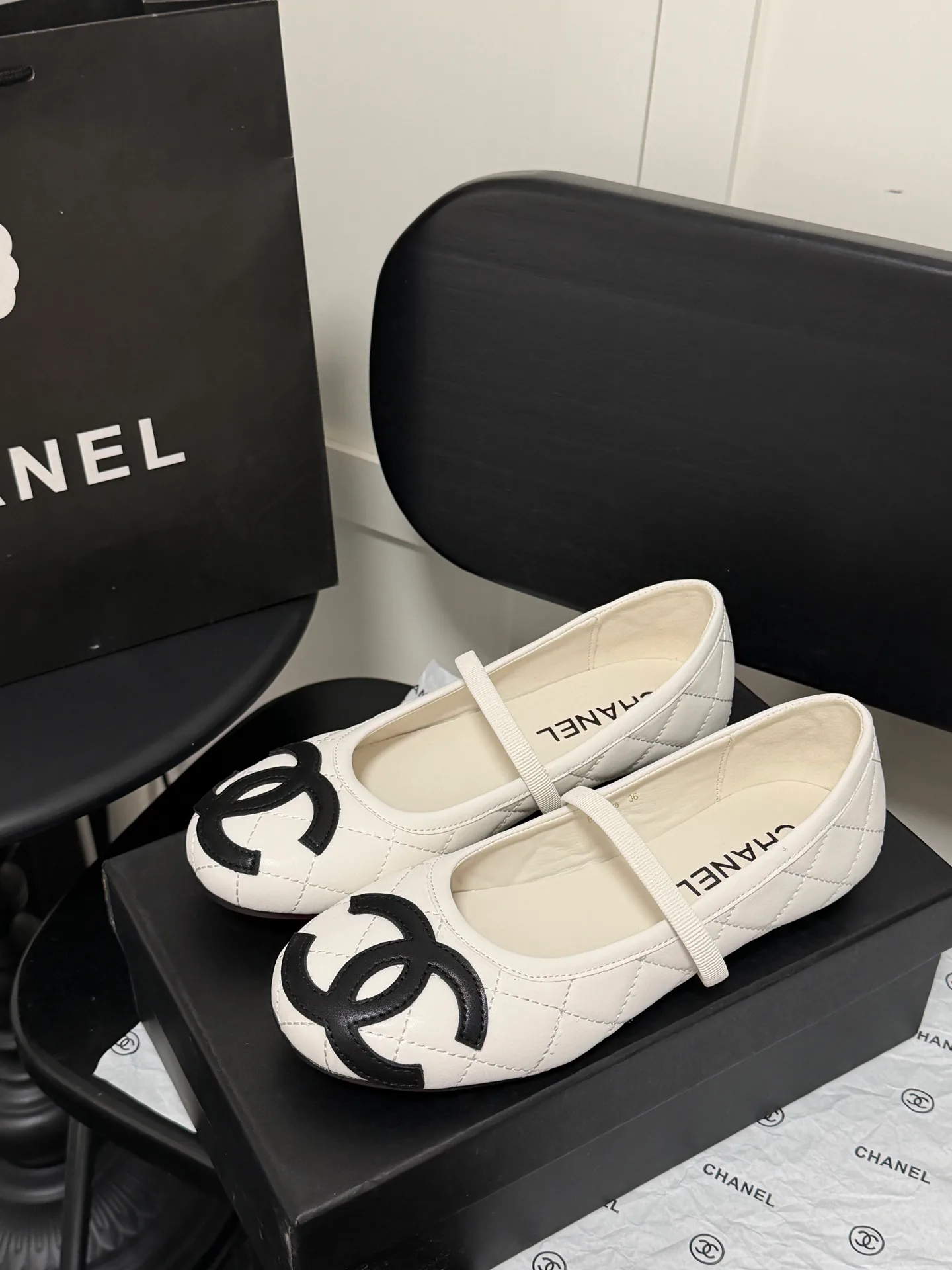 Women's Ballet Flats CHANEL 18362246