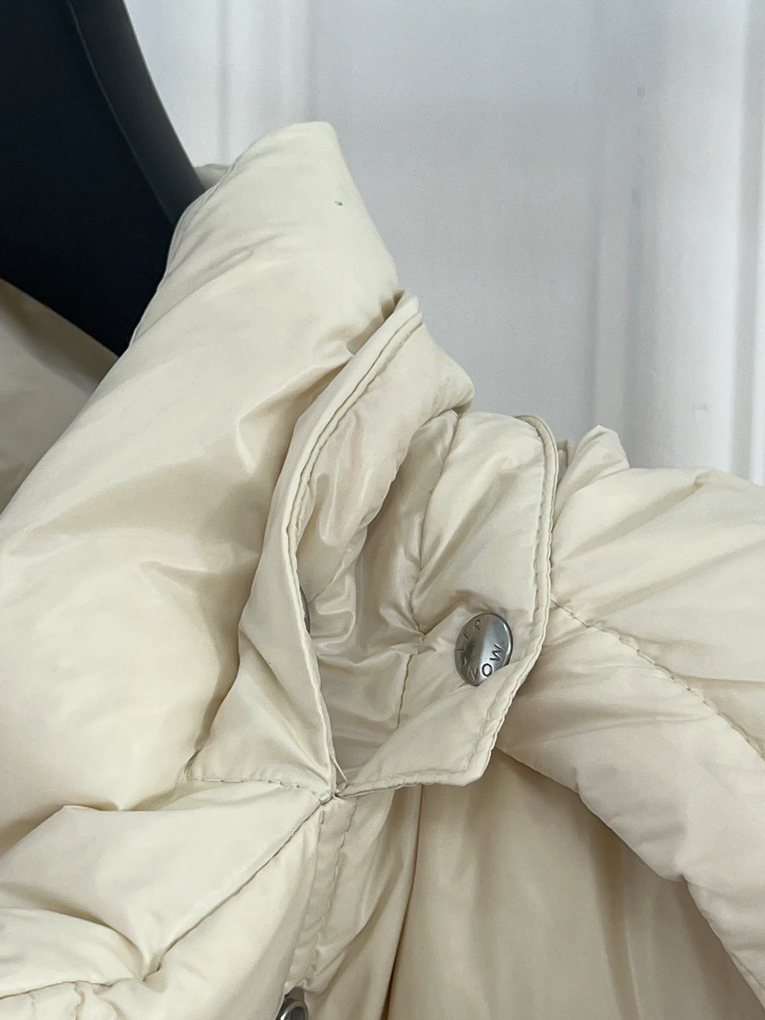 Women's Jackets And Down Jackets MONCLER 18416180
