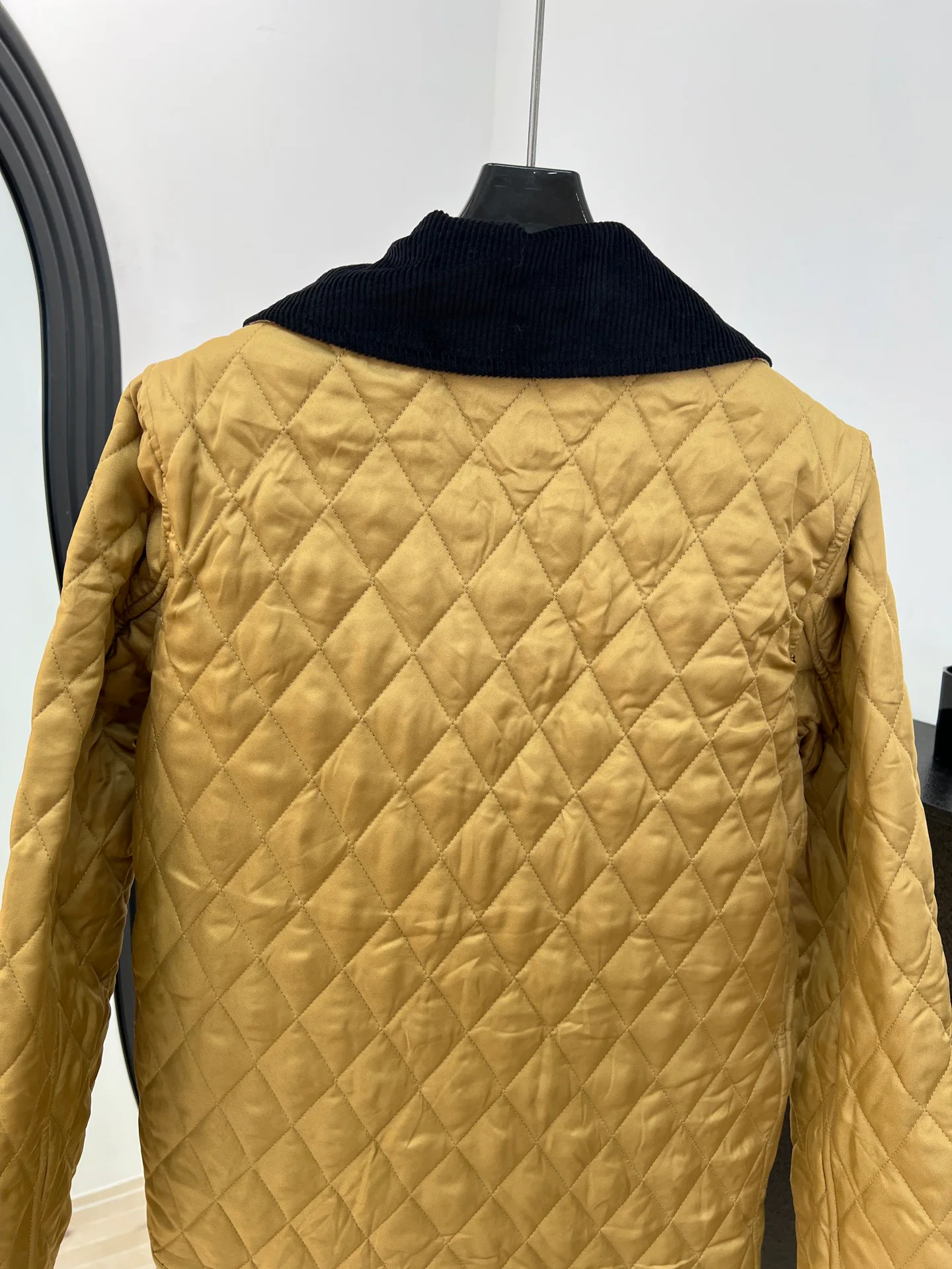 Women's Jackets And Down Jackets BURBERRY 18149746