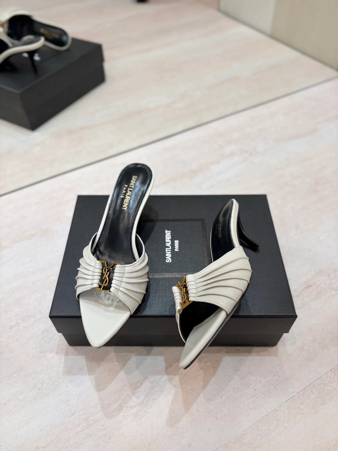 Women's Mules And Clogs SAINT LAURENT 17476034