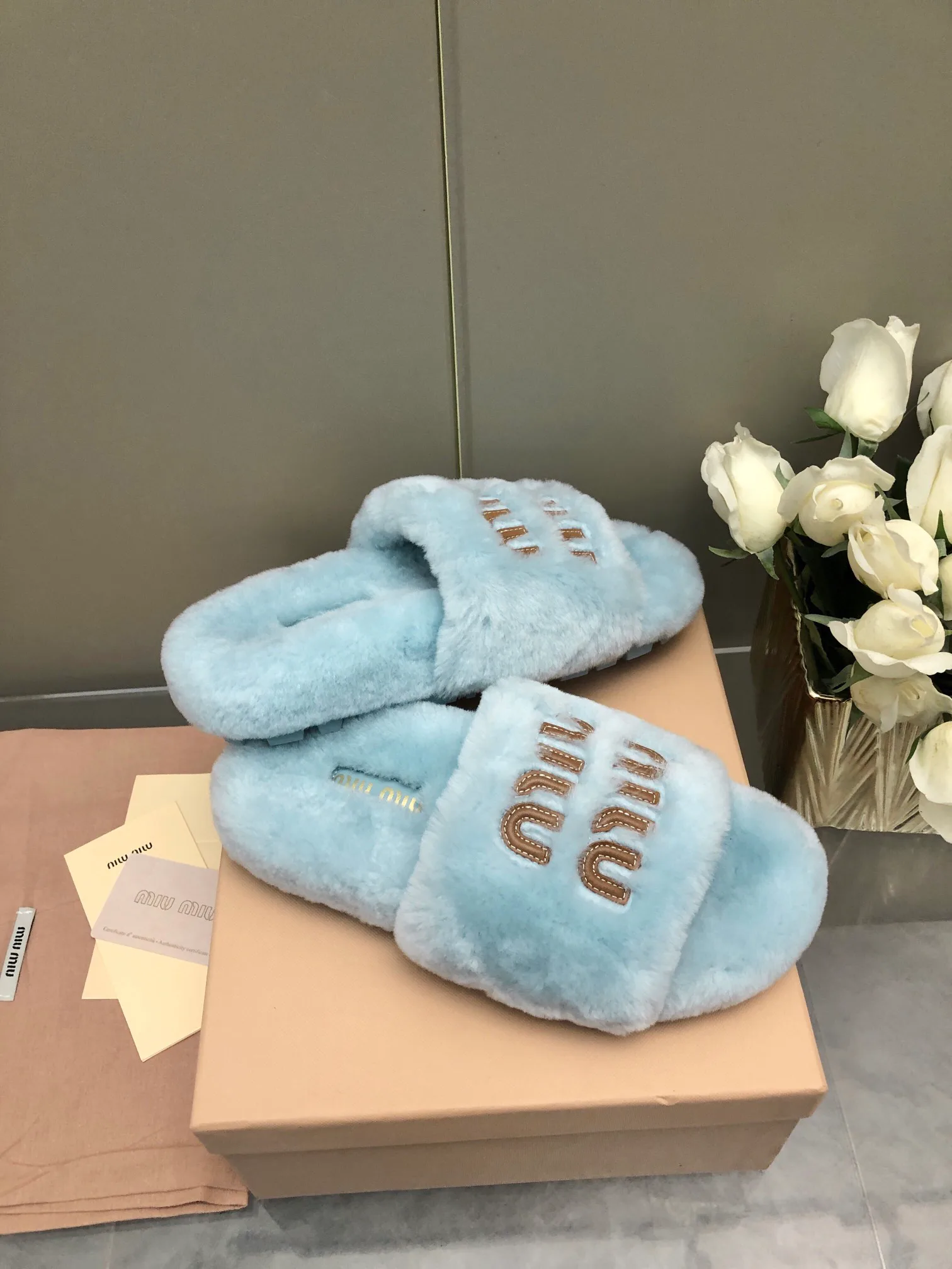 Women's Slippers MIU MIU 18005822