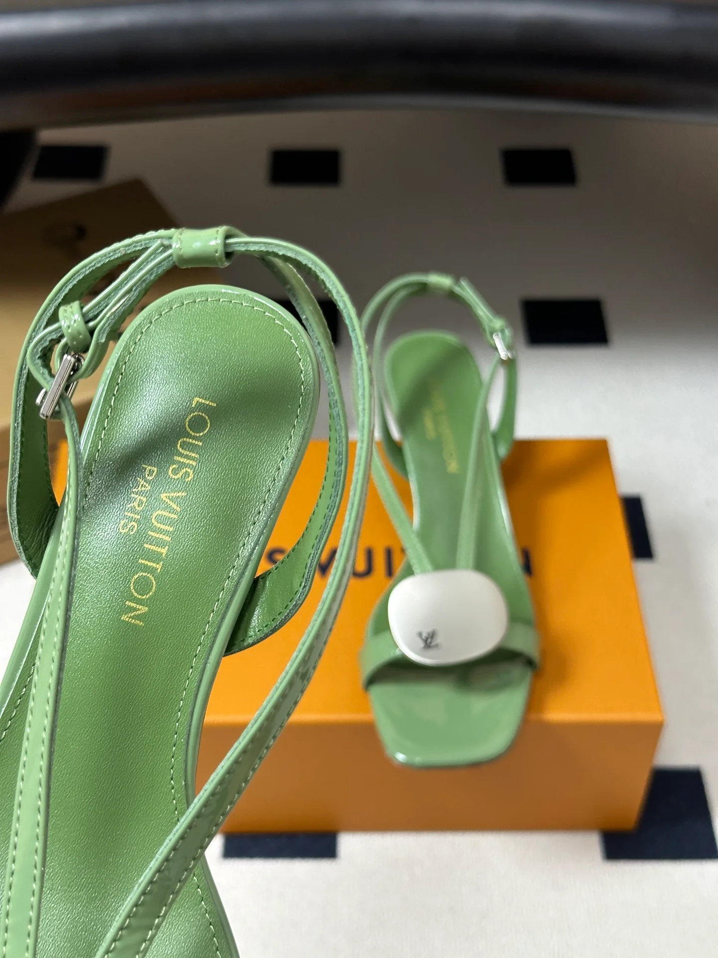 Women's Open-Toe Sandals LOUIS VUITTON 17768200