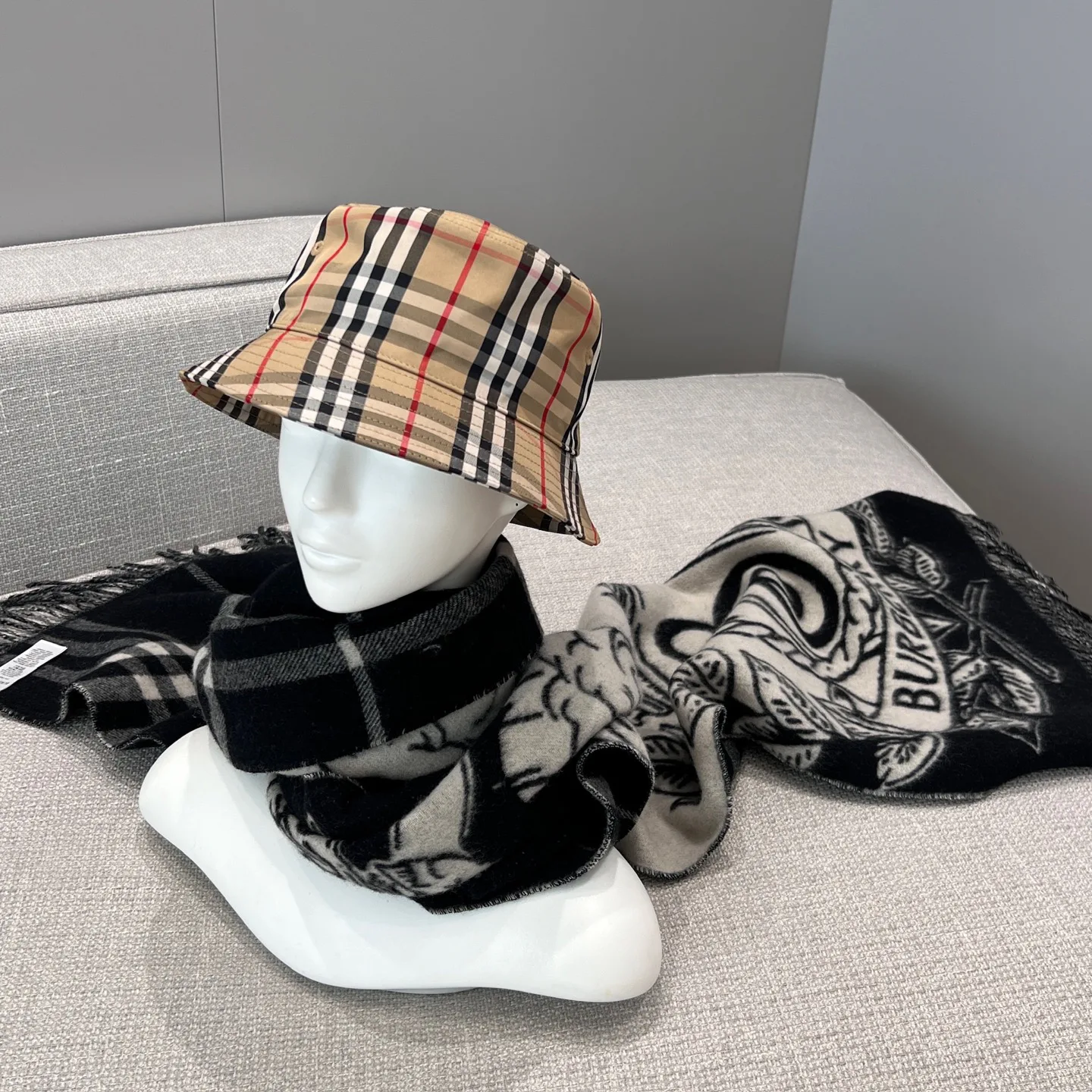 Scarves BURBERRY 17945491