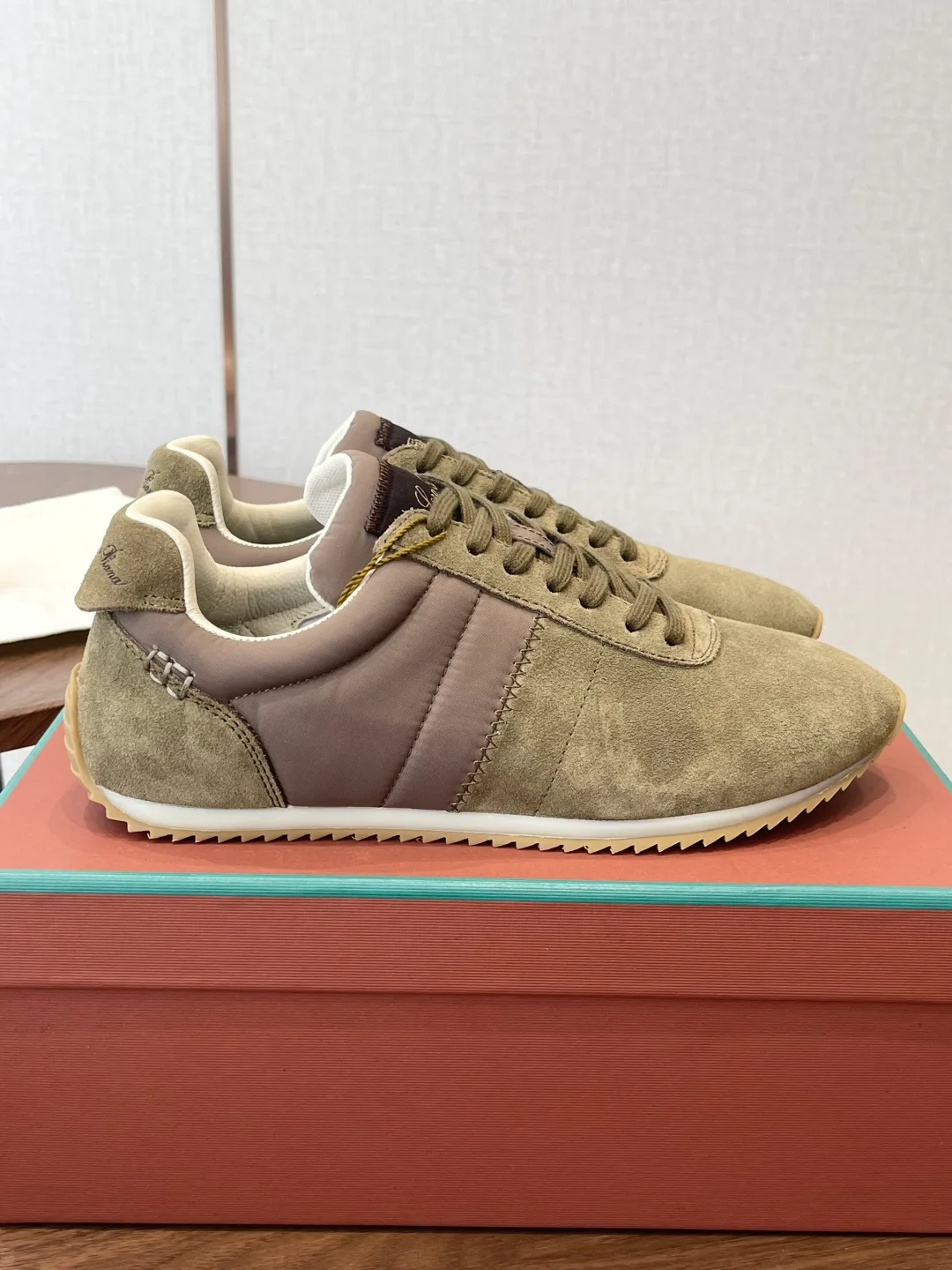 Women's Sneakers LORO PIANA 17364673