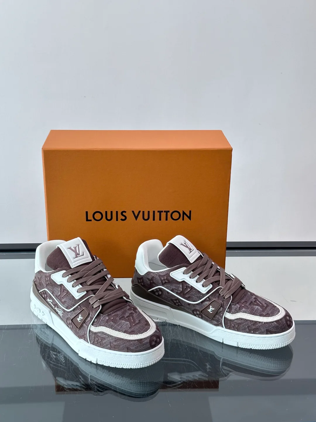 Women's Sneakers LOUIS VUITTON 17982450