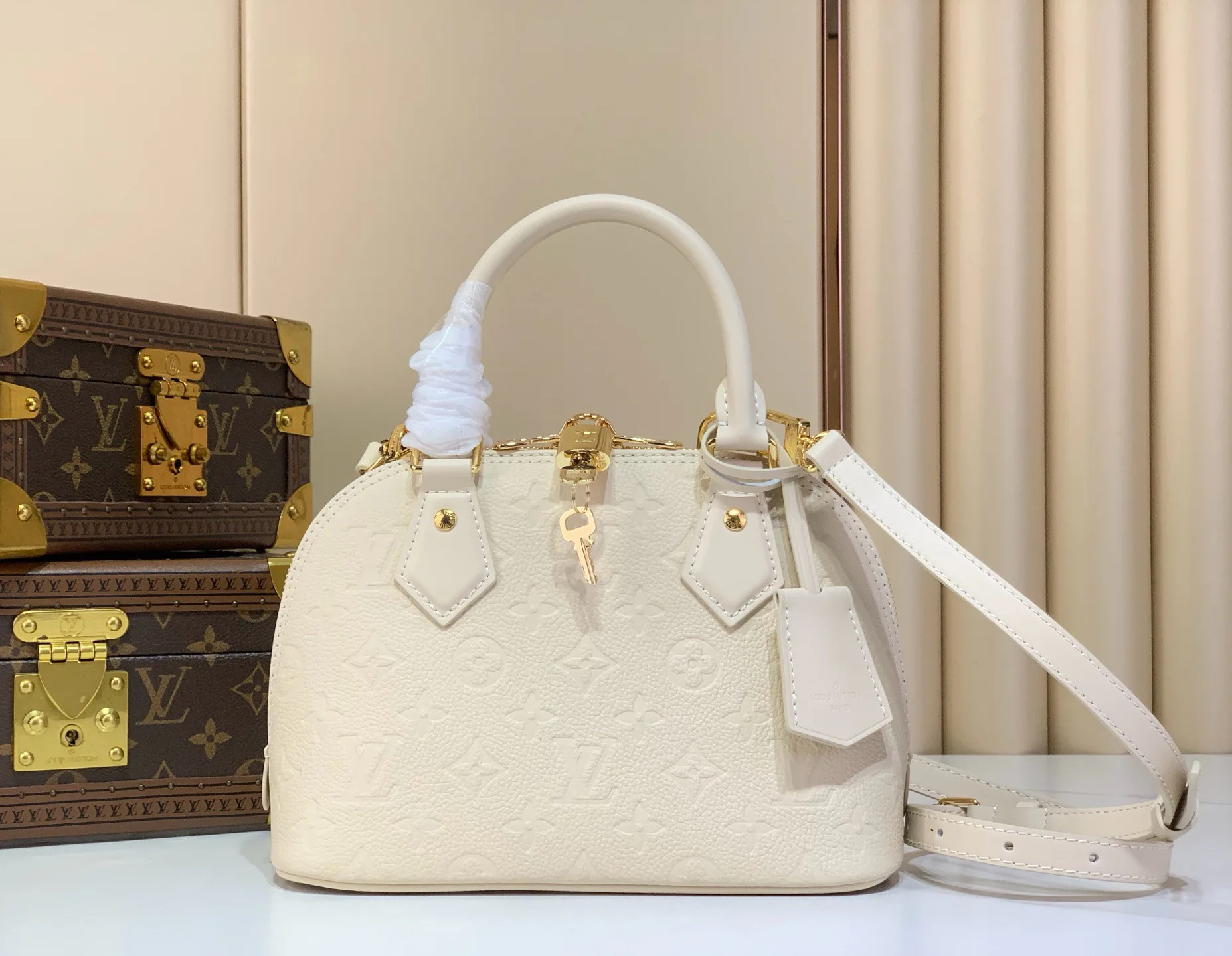 Women's Classic Handbags LOUIS VUITTON 17499358