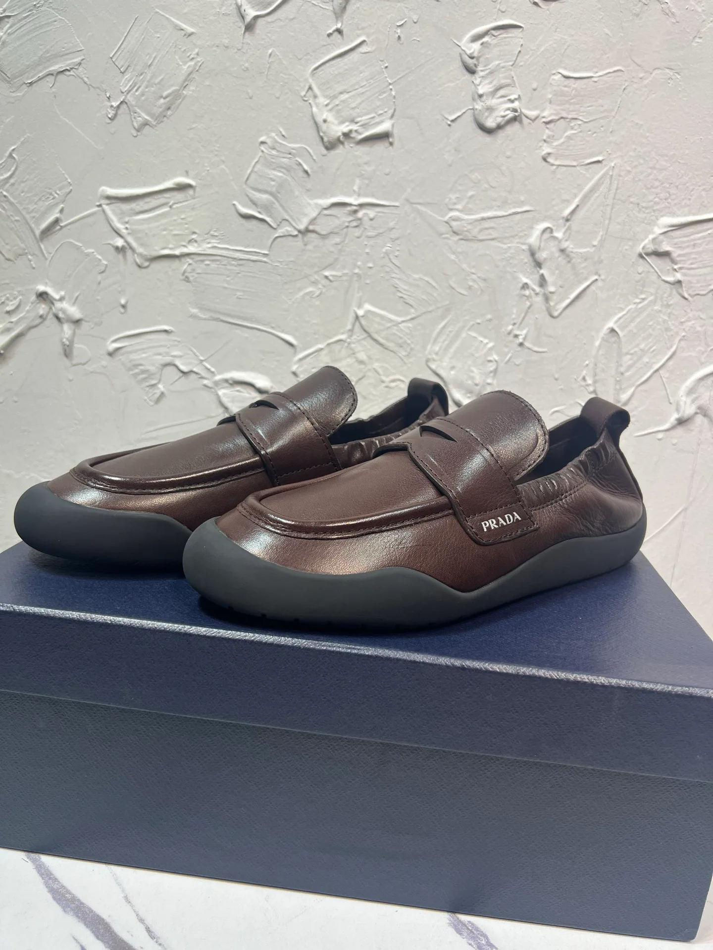 Men's Loafers And Dress Shoes PRADA 19570720