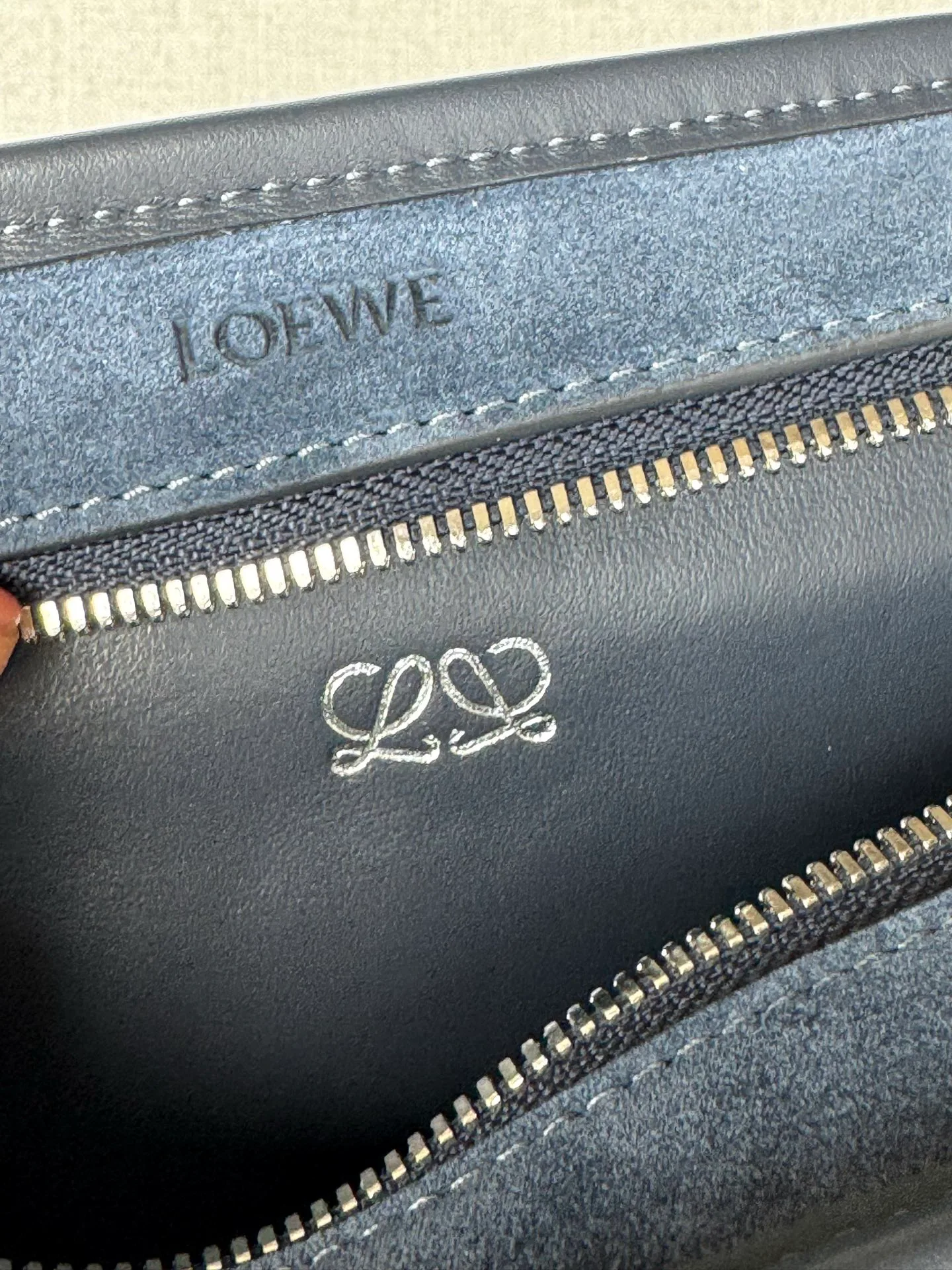 Women's Classic Handbags LOEWE 18532708