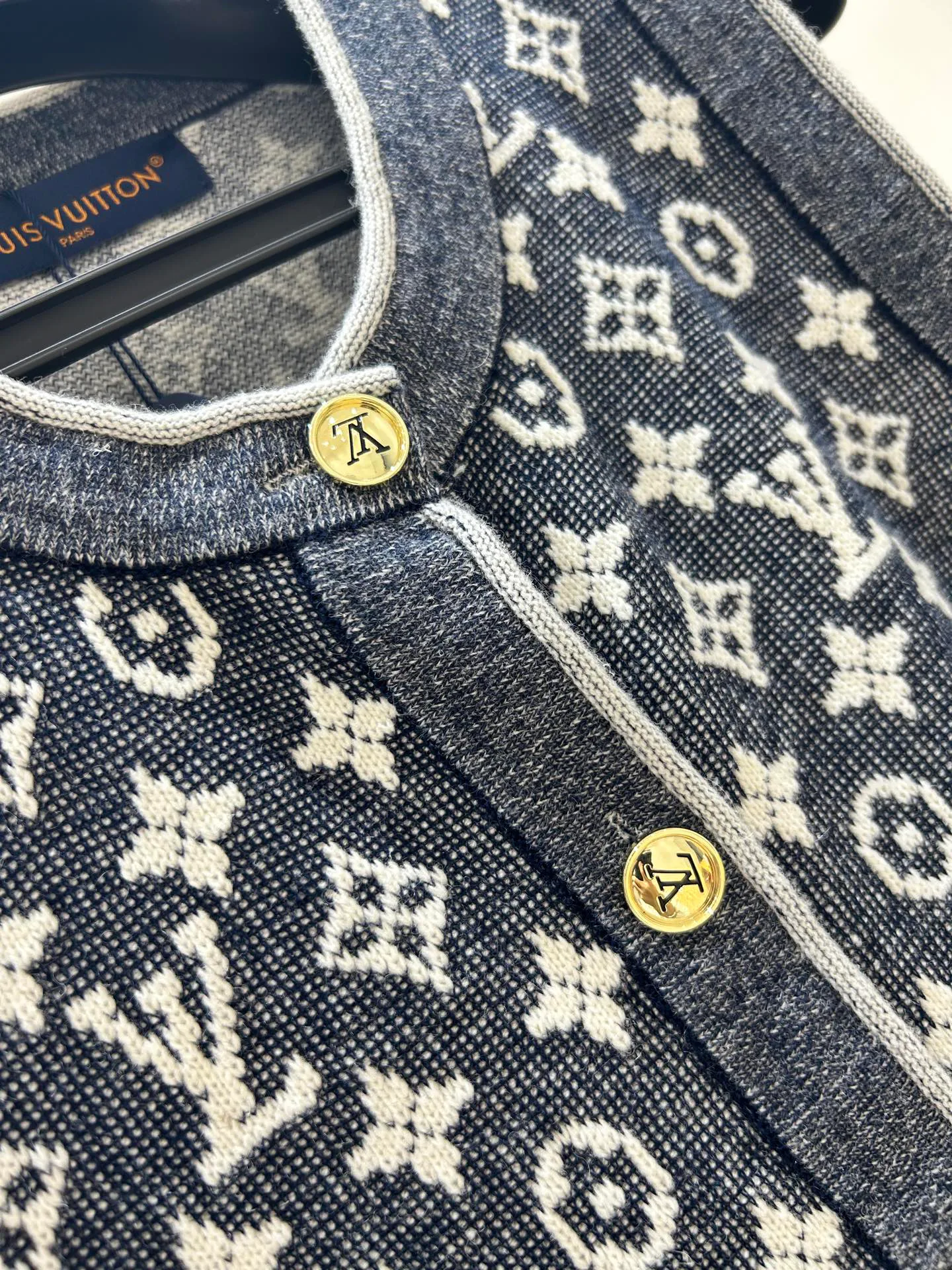 Women's Vests LOUIS VUITTON 18097082
