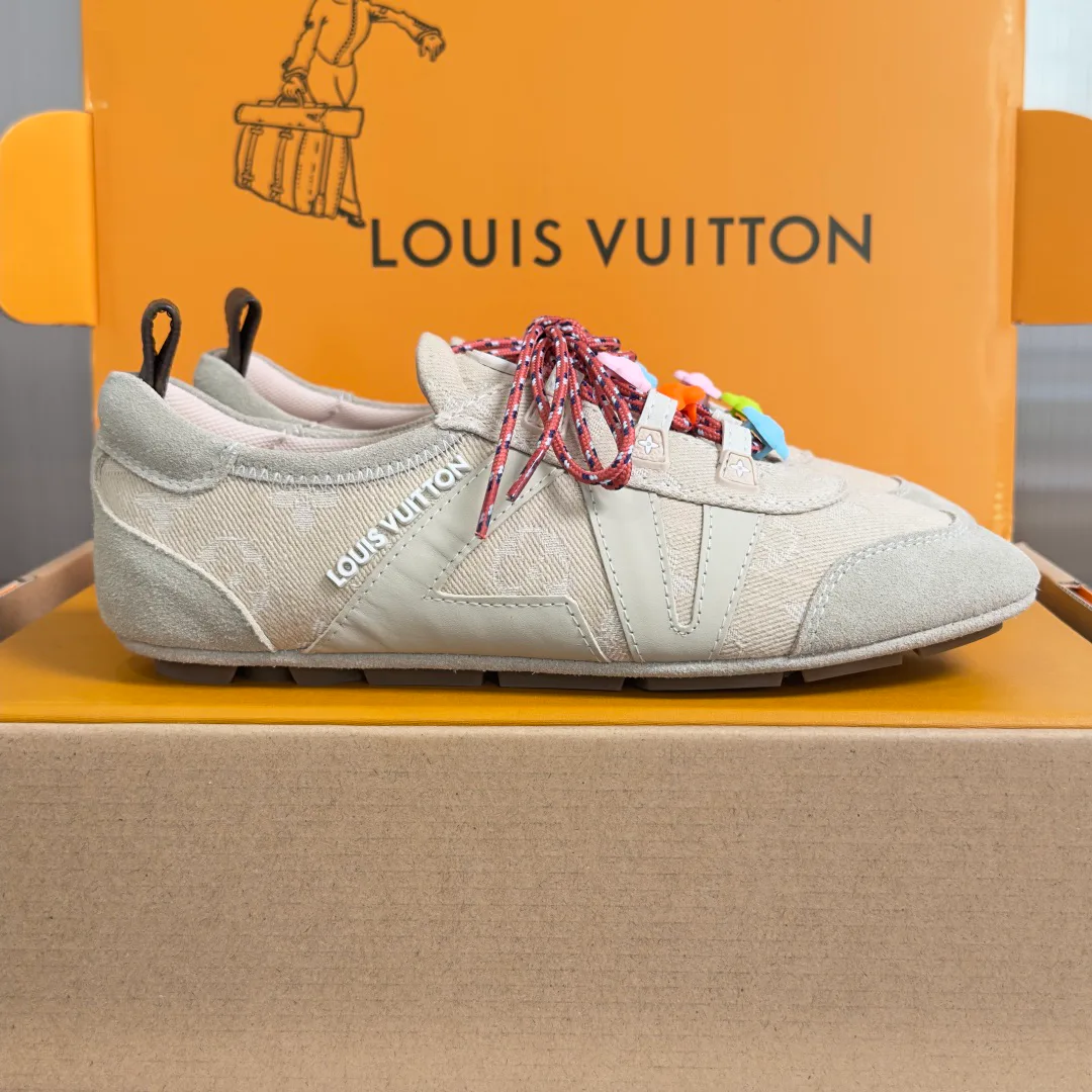Women's Sneakers LOUIS VUITTON 17780705