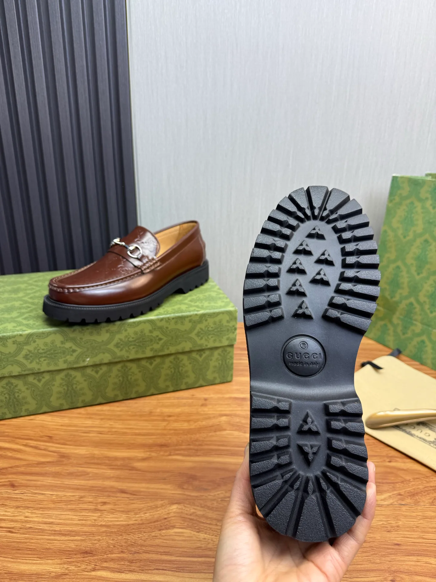 Men's Loafers And Dress Shoes GUCCI 17851631