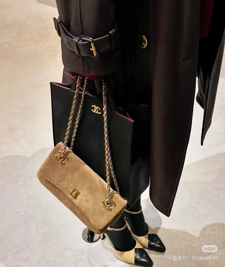 Women's Classic Handbags CHANEL 17364597