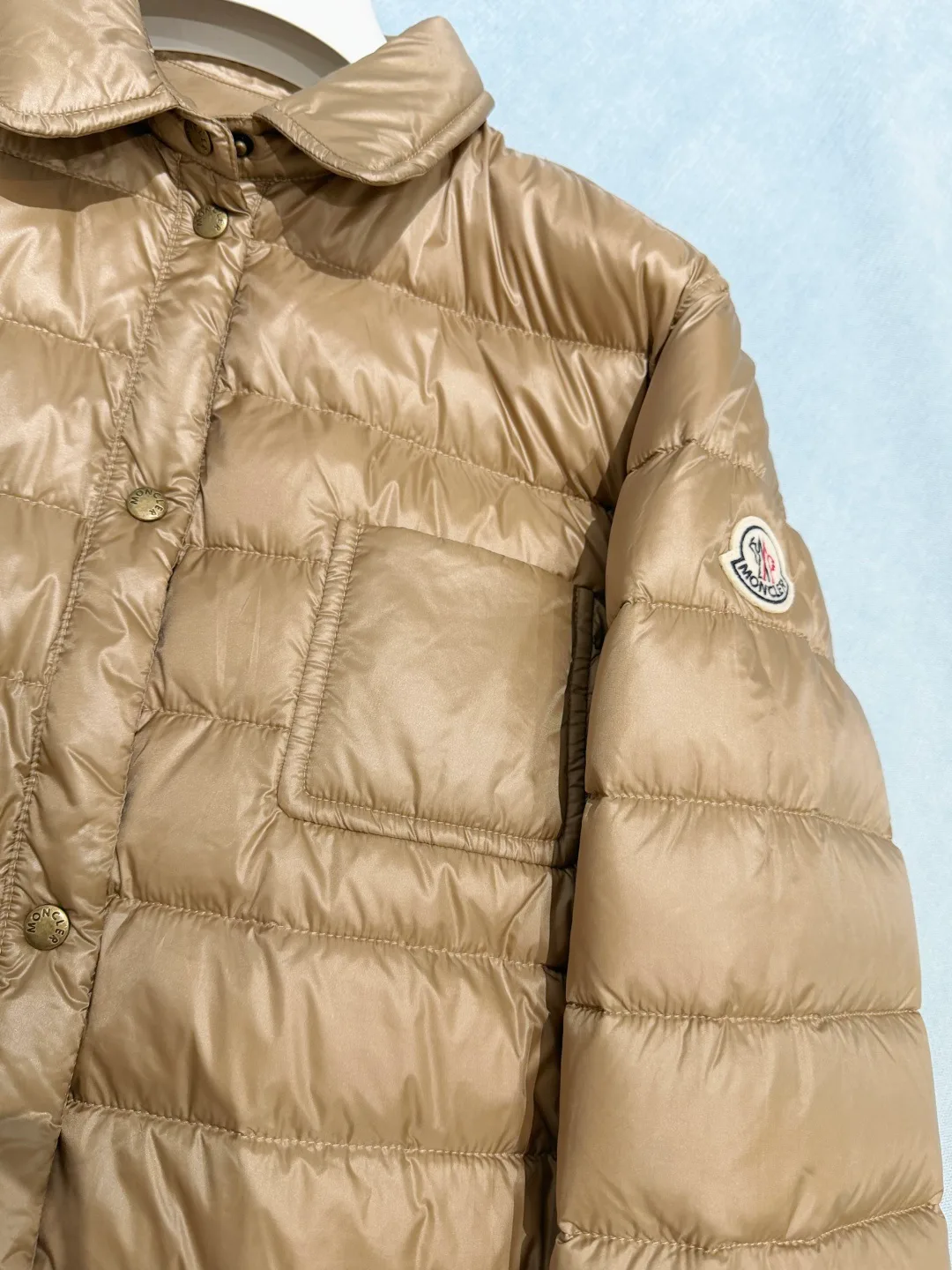 Women's Jackets And Down Jackets MONCLER 18439952