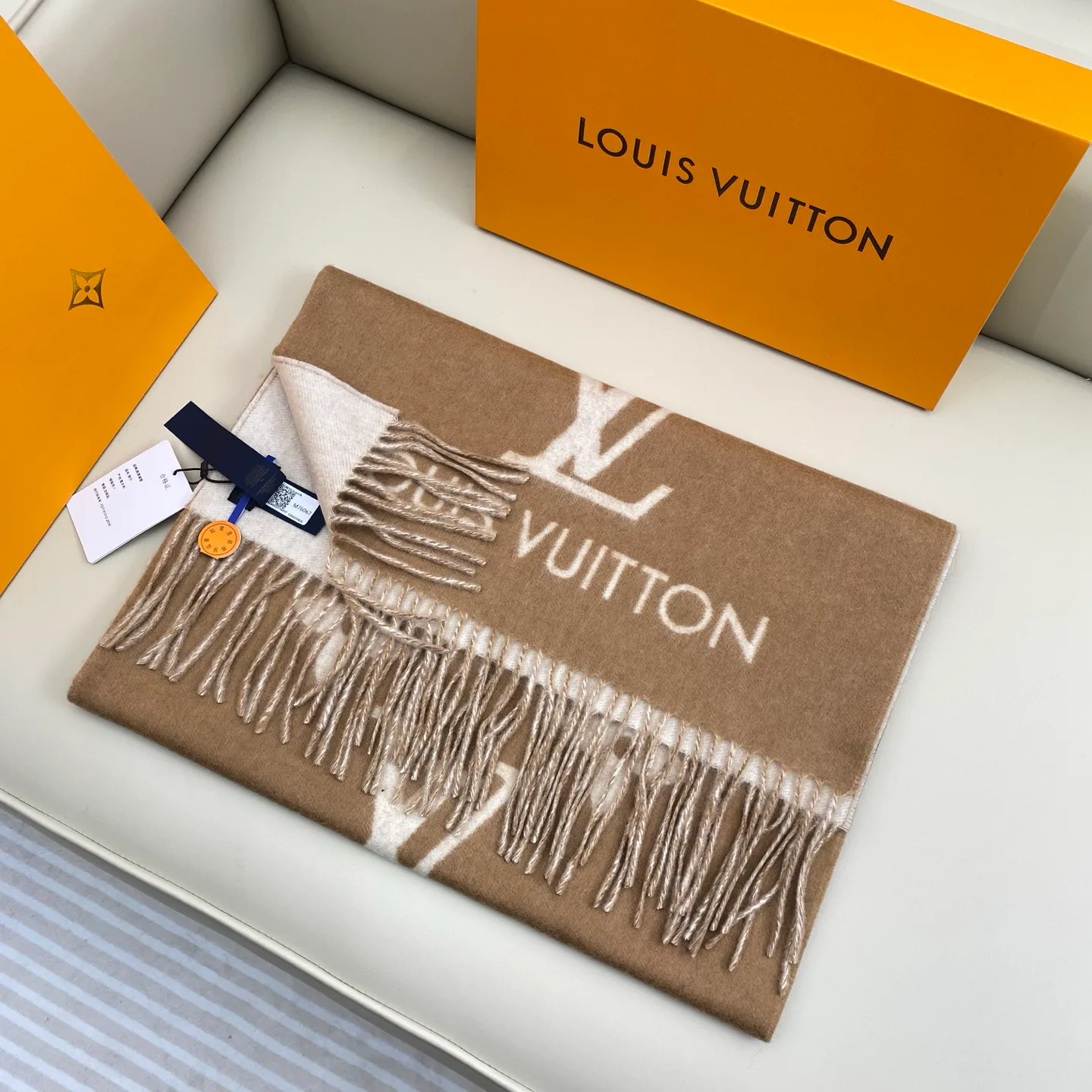Scarves LOUIS VUITTON 18105570