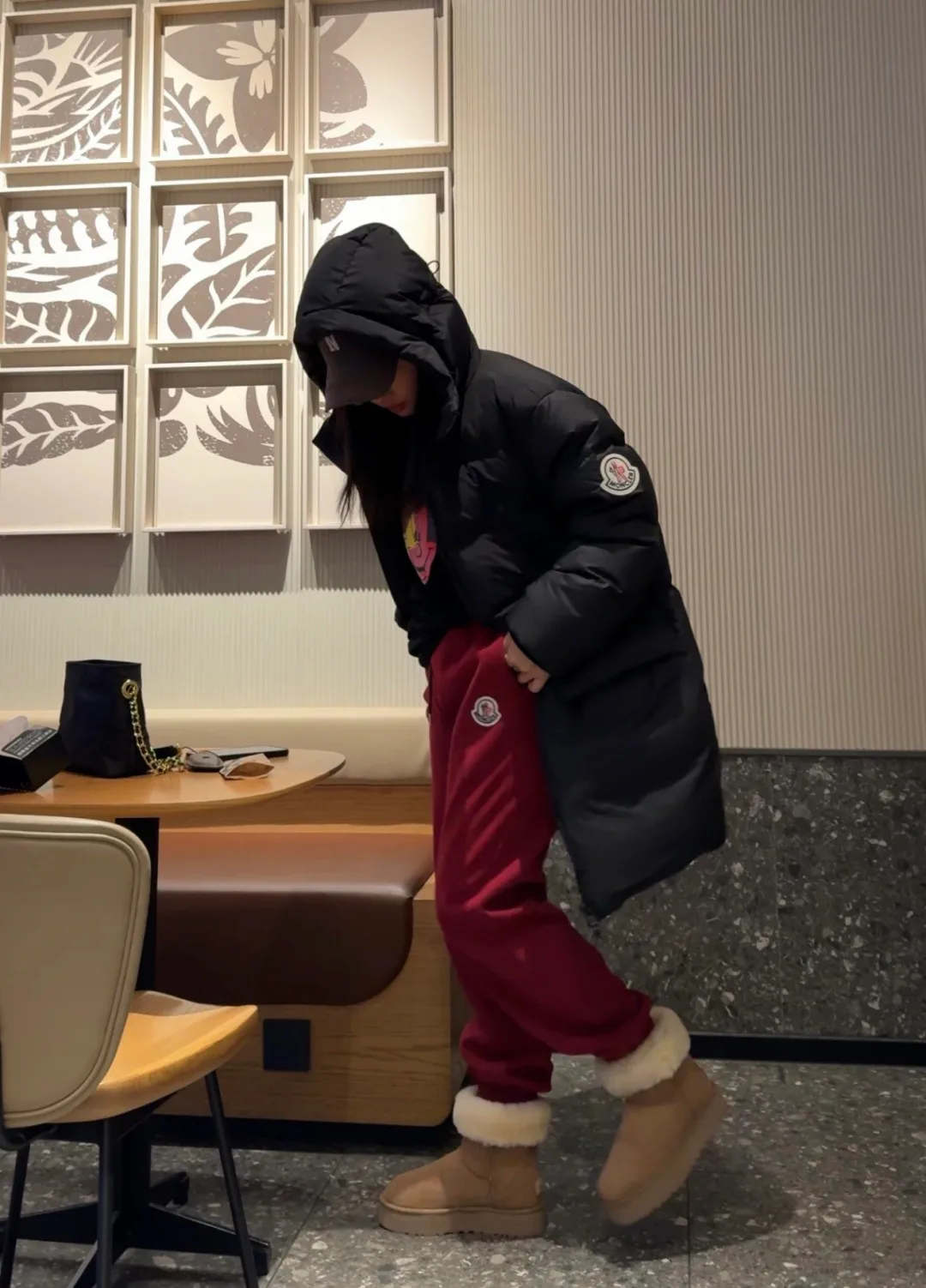 Women's Jackets And Down Jackets MONCLER 18007533