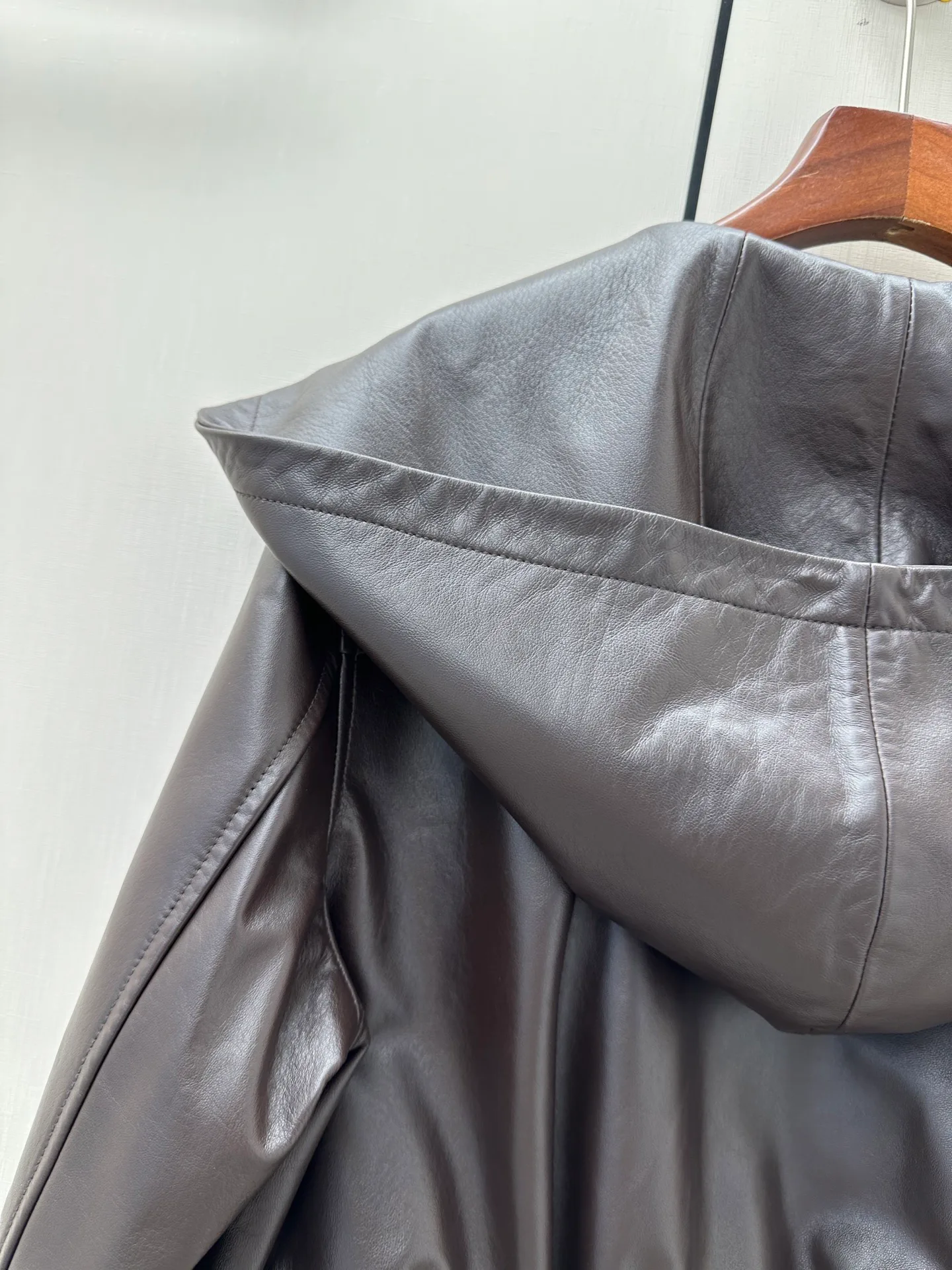Women's Leather Jackets And Sheepskin Coats SAINT LAURENT 18172807