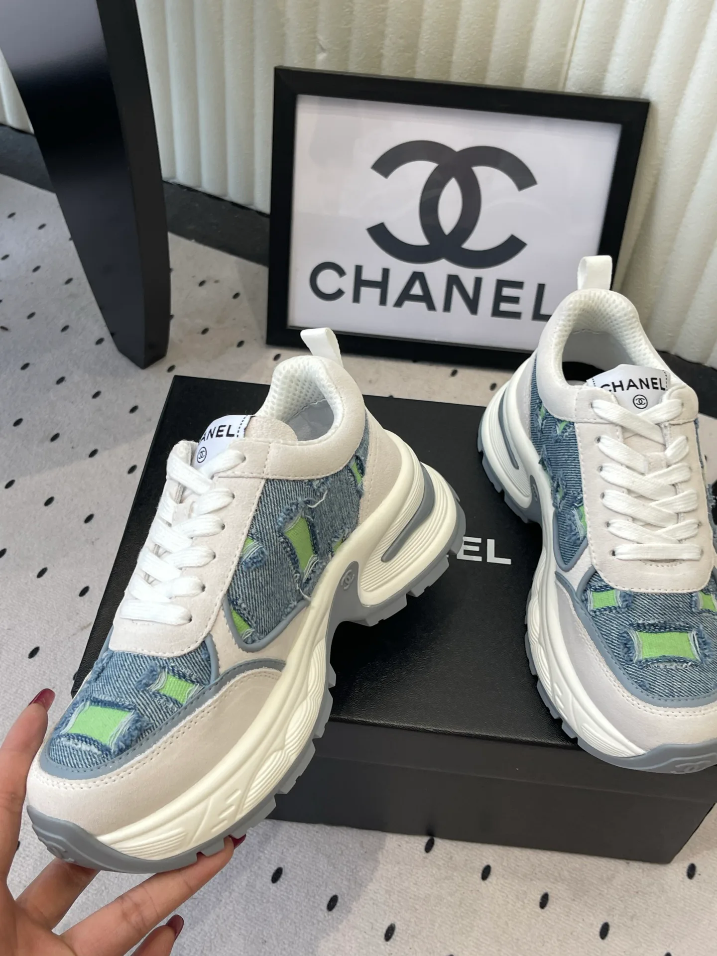 Women's Sneakers CHANEL 17769665