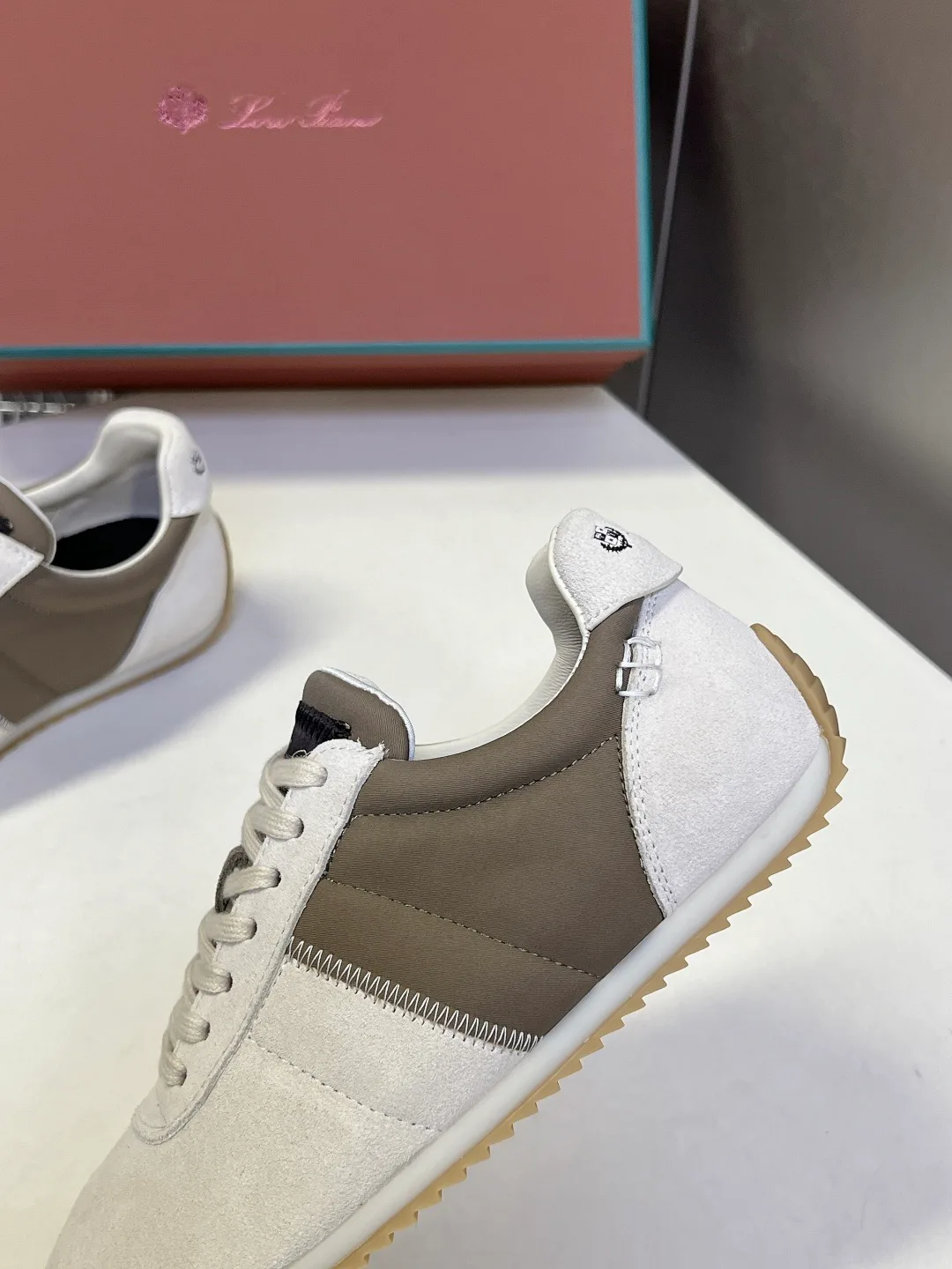 Women's Sneakers LORO PIANA 17449336