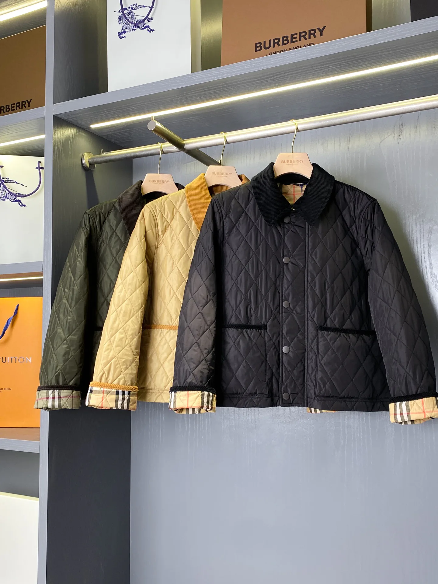 Women's Jackets And Down Jackets BURBERRY 18513006