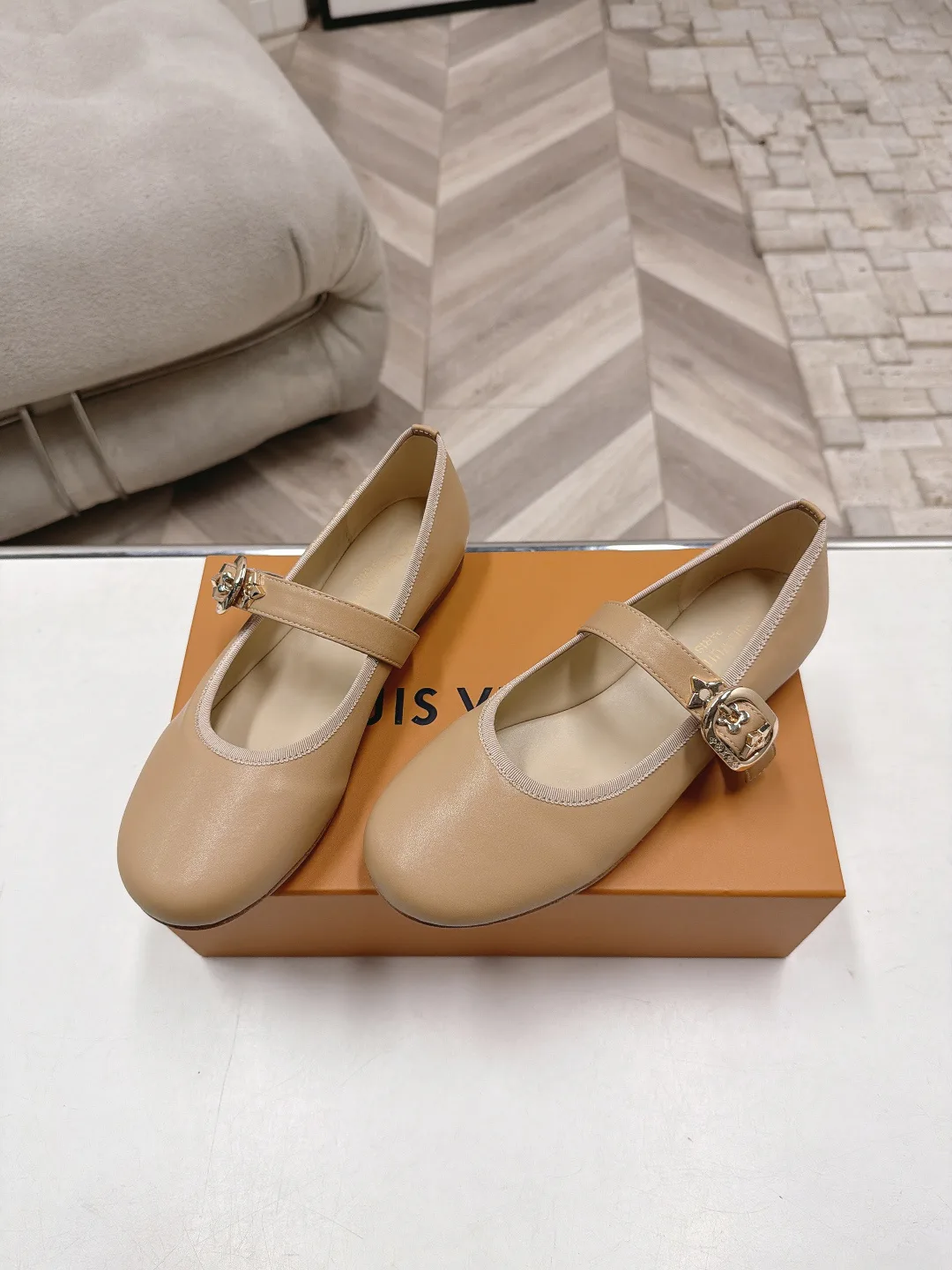 Women's Ballet Flats LOUIS VUITTON 17968744