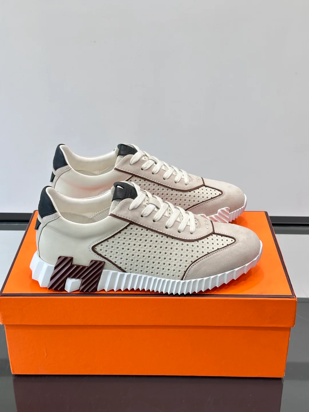 Women's Sneakers HERMES 18118574