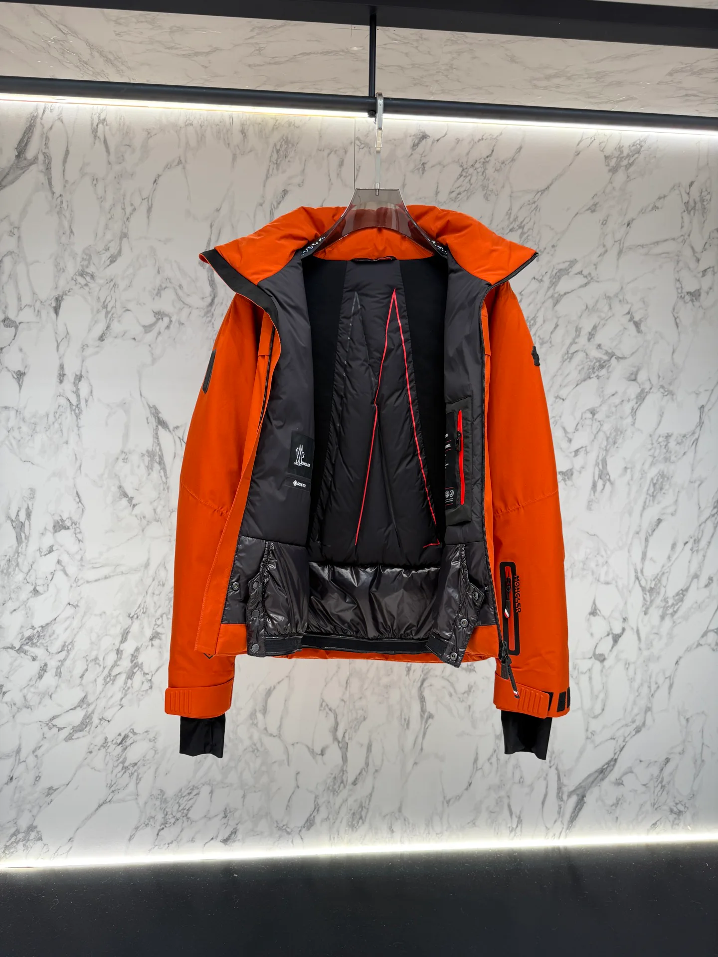 Men's Jackets And Down Jackets MONCLER 18279261