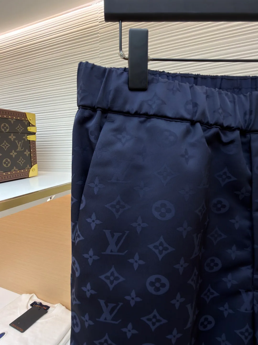 Men's Trousers LOUIS VUITTON 18260608