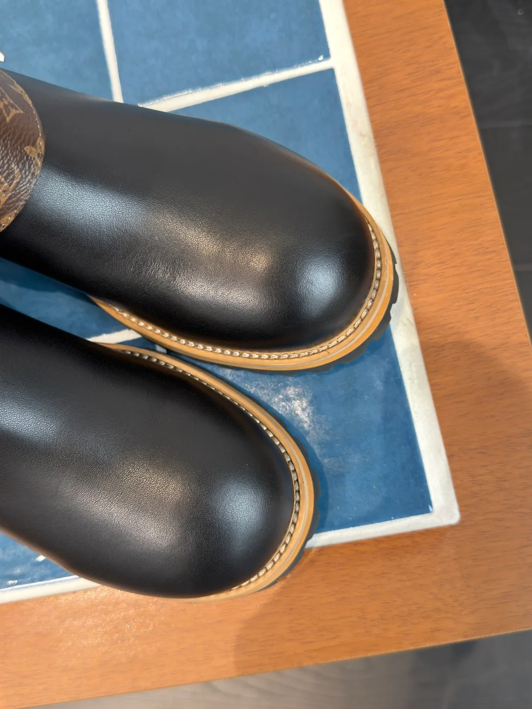 Women's Boots LOUIS VUITTON 18252052