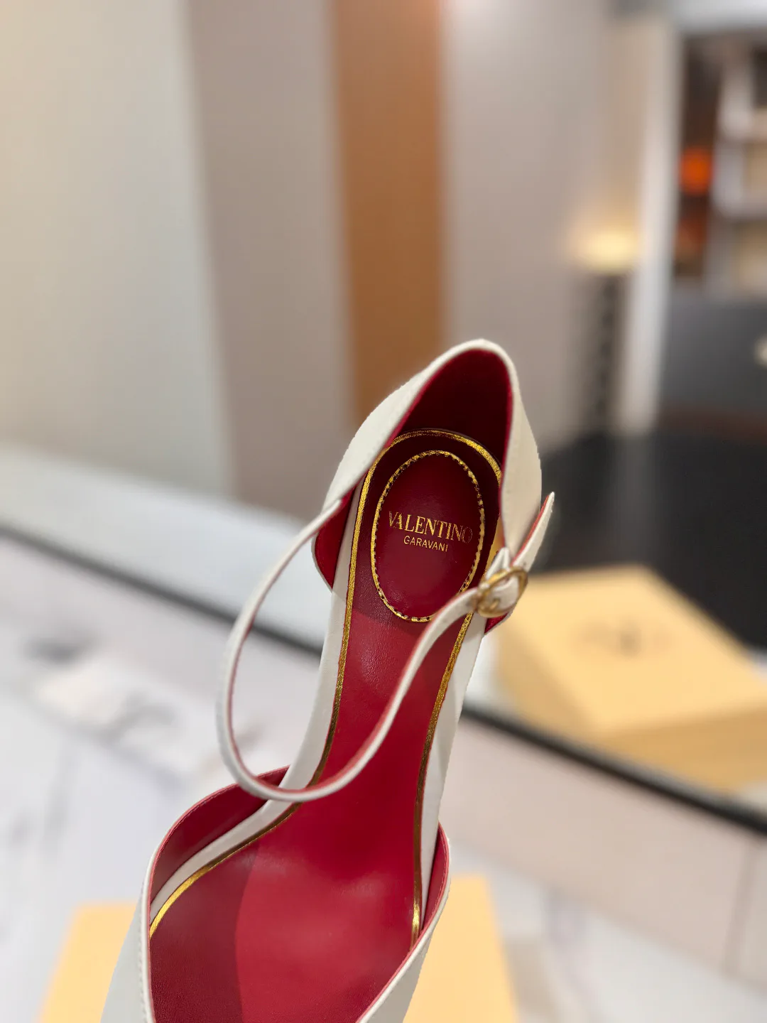 Women's Open-Toe Sandals VALENTINO 18134971
