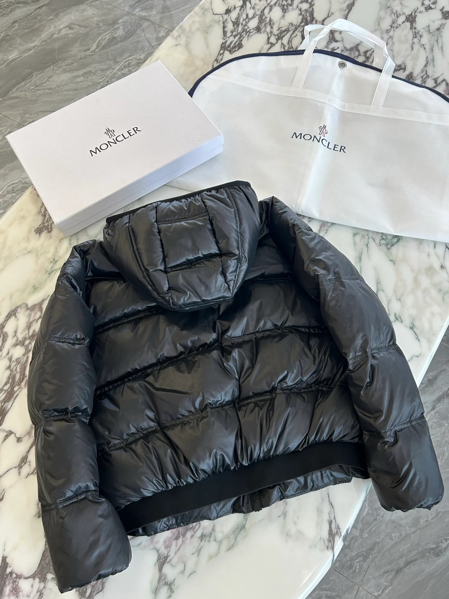 Women's Jackets And Down Jackets MONCLER 17904502