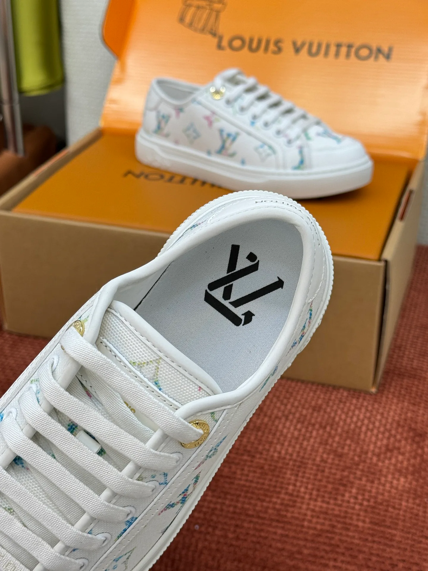 Women's Sneakers LOUIS VUITTON 18192823