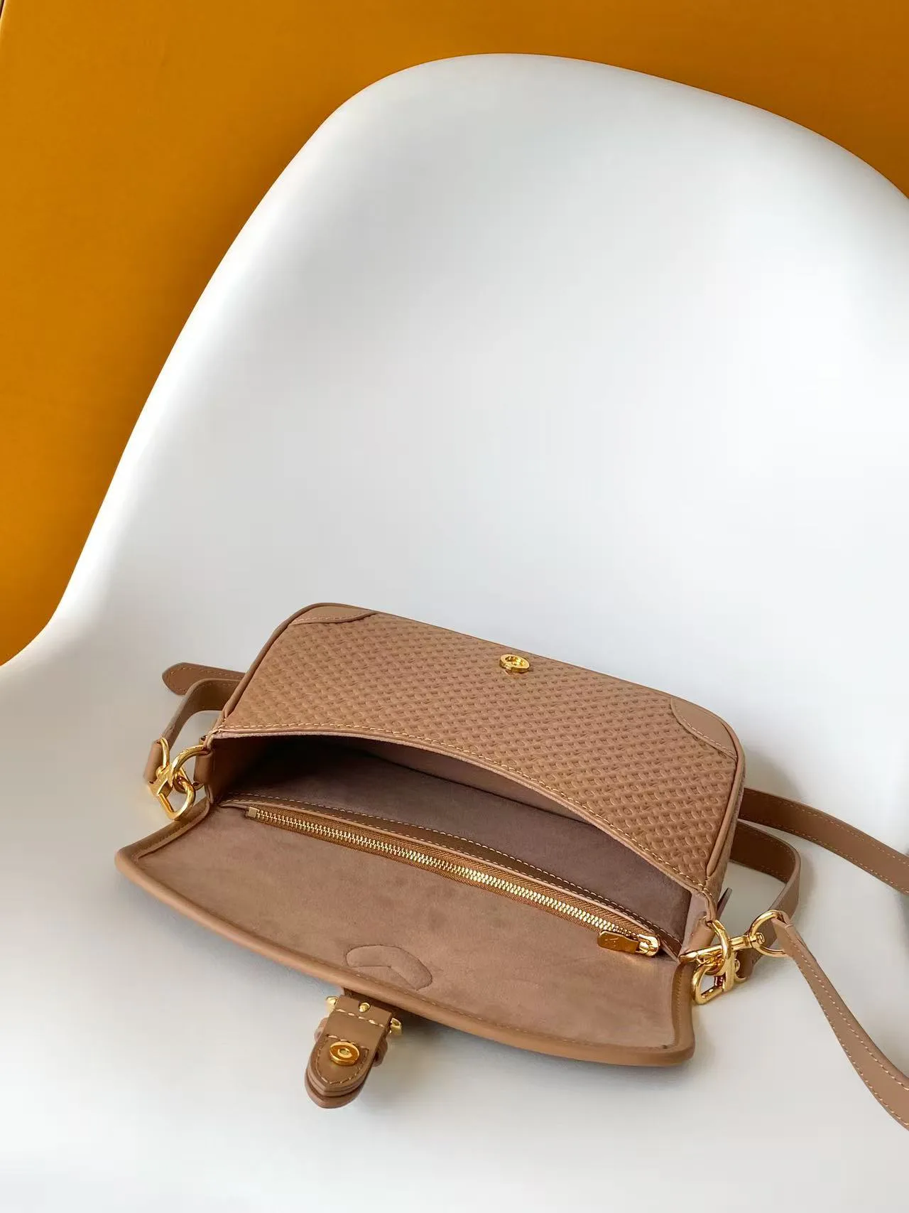 Women's Classic Handbags LOUIS VUITTON 17904126