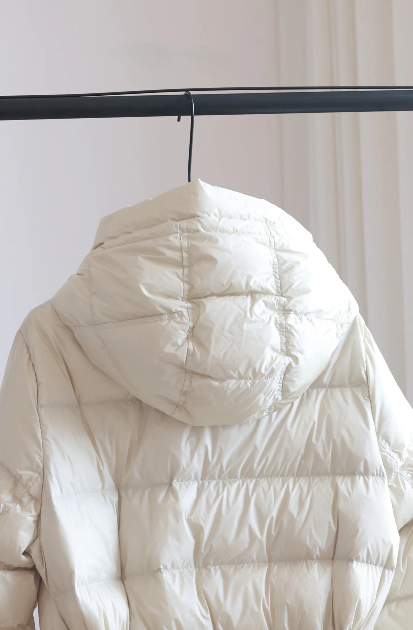 Women's Jackets And Down Jackets MONCLER 18184492