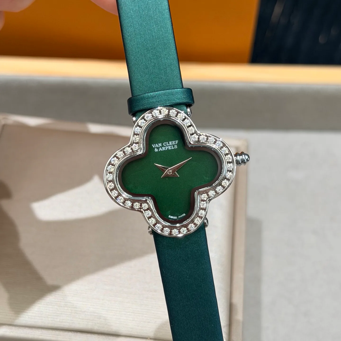 Women's Watches VAN CLEEF & ARPELS 17415092