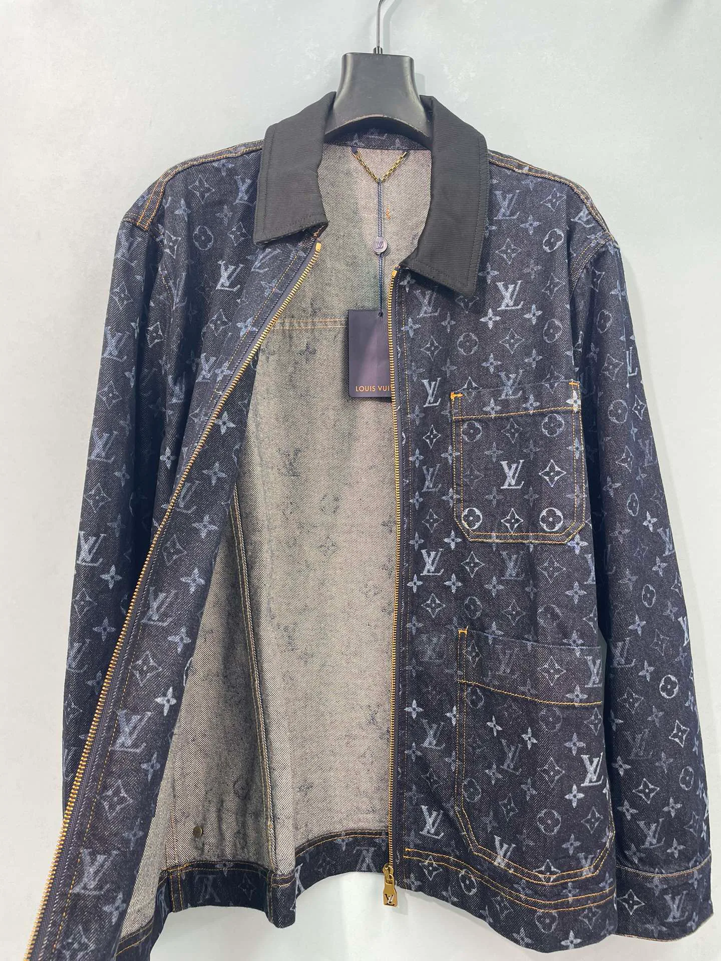 Women's Jackets And Down Jackets LOUIS VUITTON 18151417