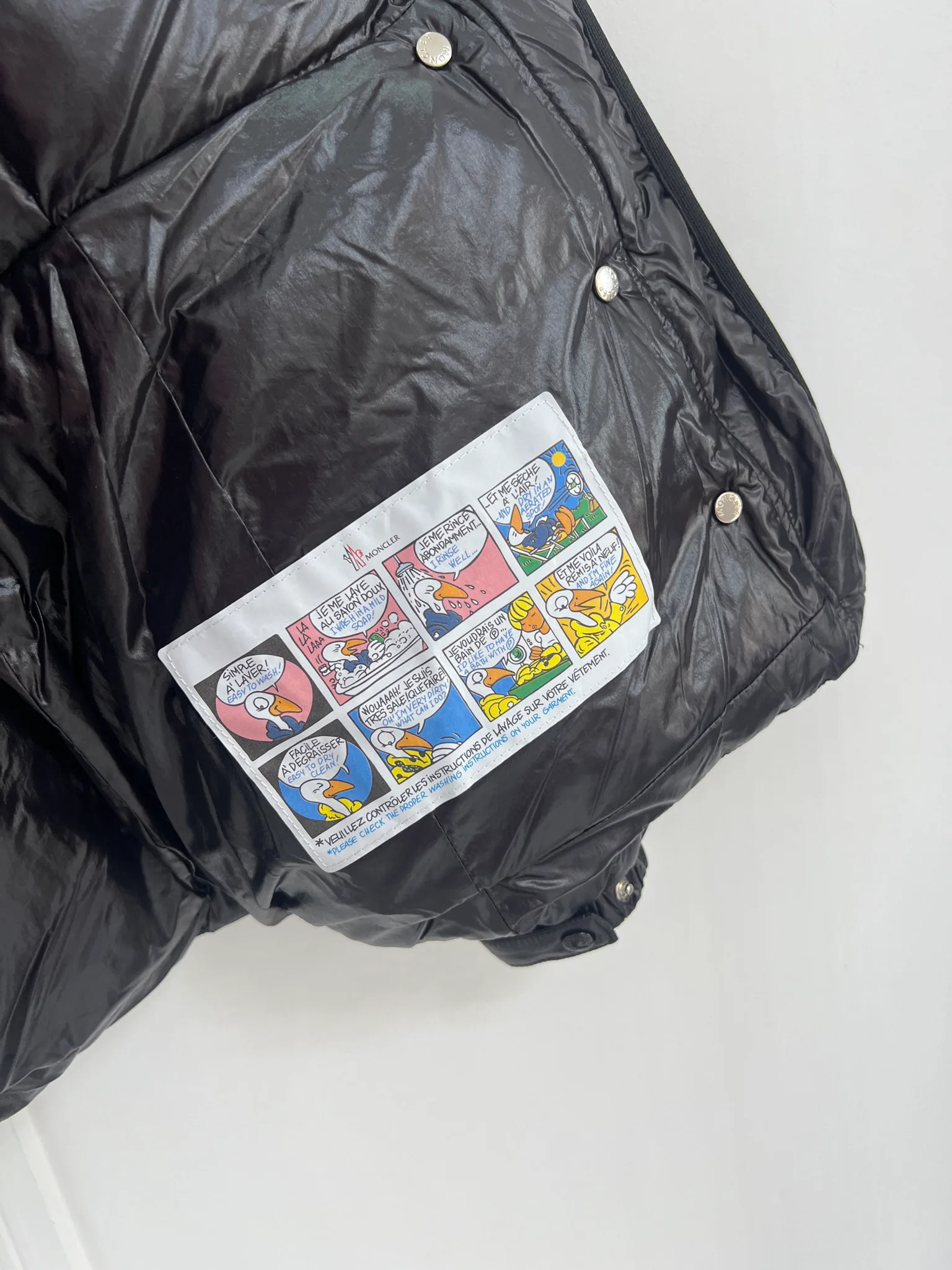 Women's Jackets And Down Jackets MONCLER 18416197