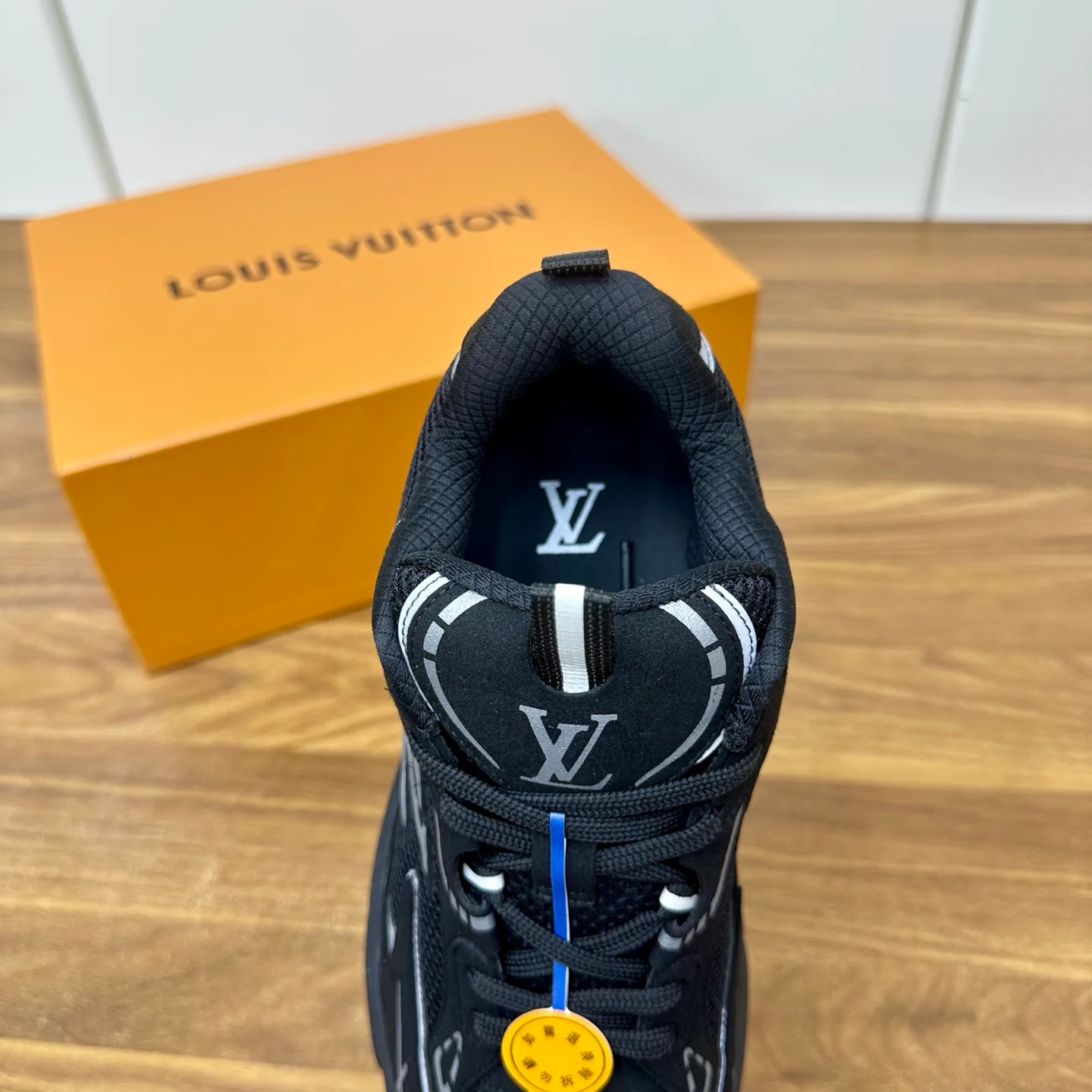Men's Sneakers LOUIS VUITTON 17477024