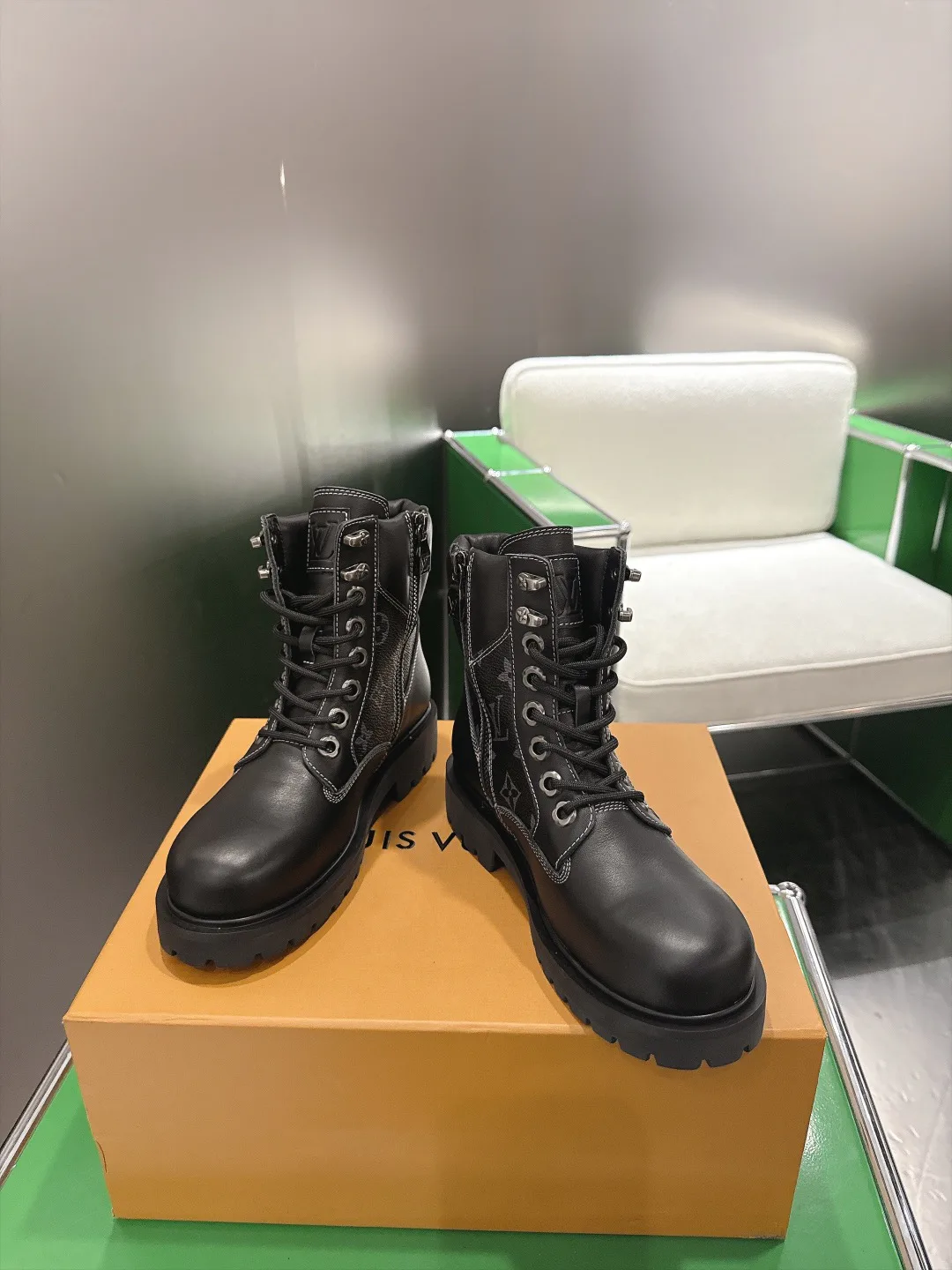 Women's Ankle Boots LOUIS VUITTON 18286123