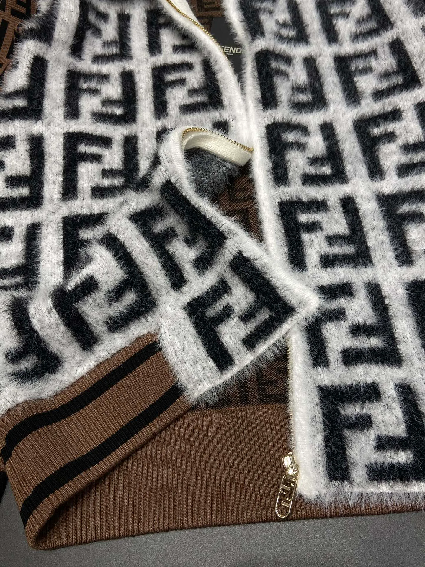 Women's Jumpers And Sweaters FENDI 17899697