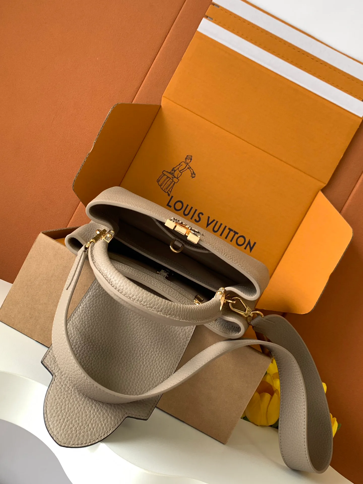 Women's Classic Handbags LOUIS VUITTON 18520991