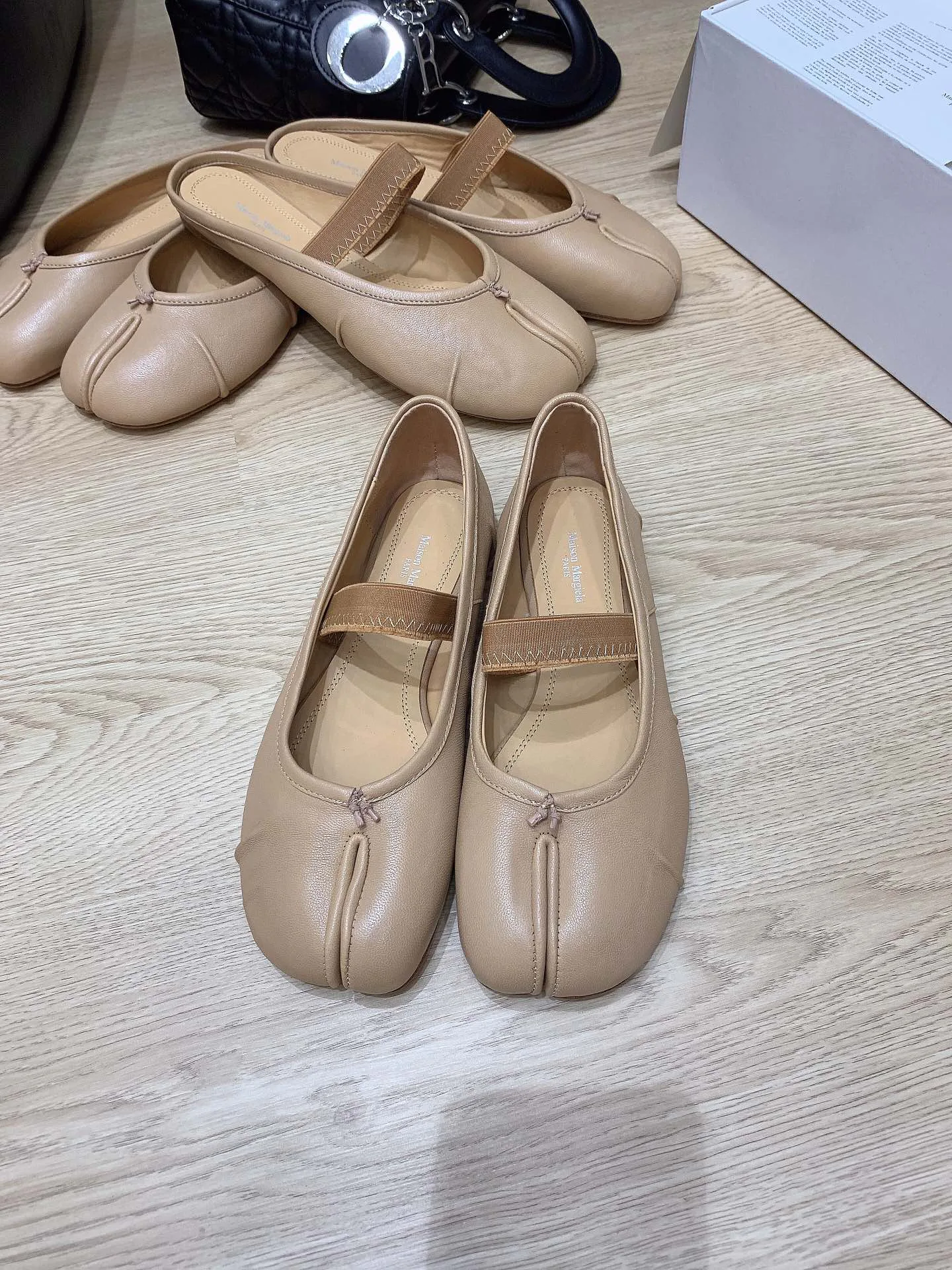Women's Ballet Flats MAISON MARGIELA 18160100